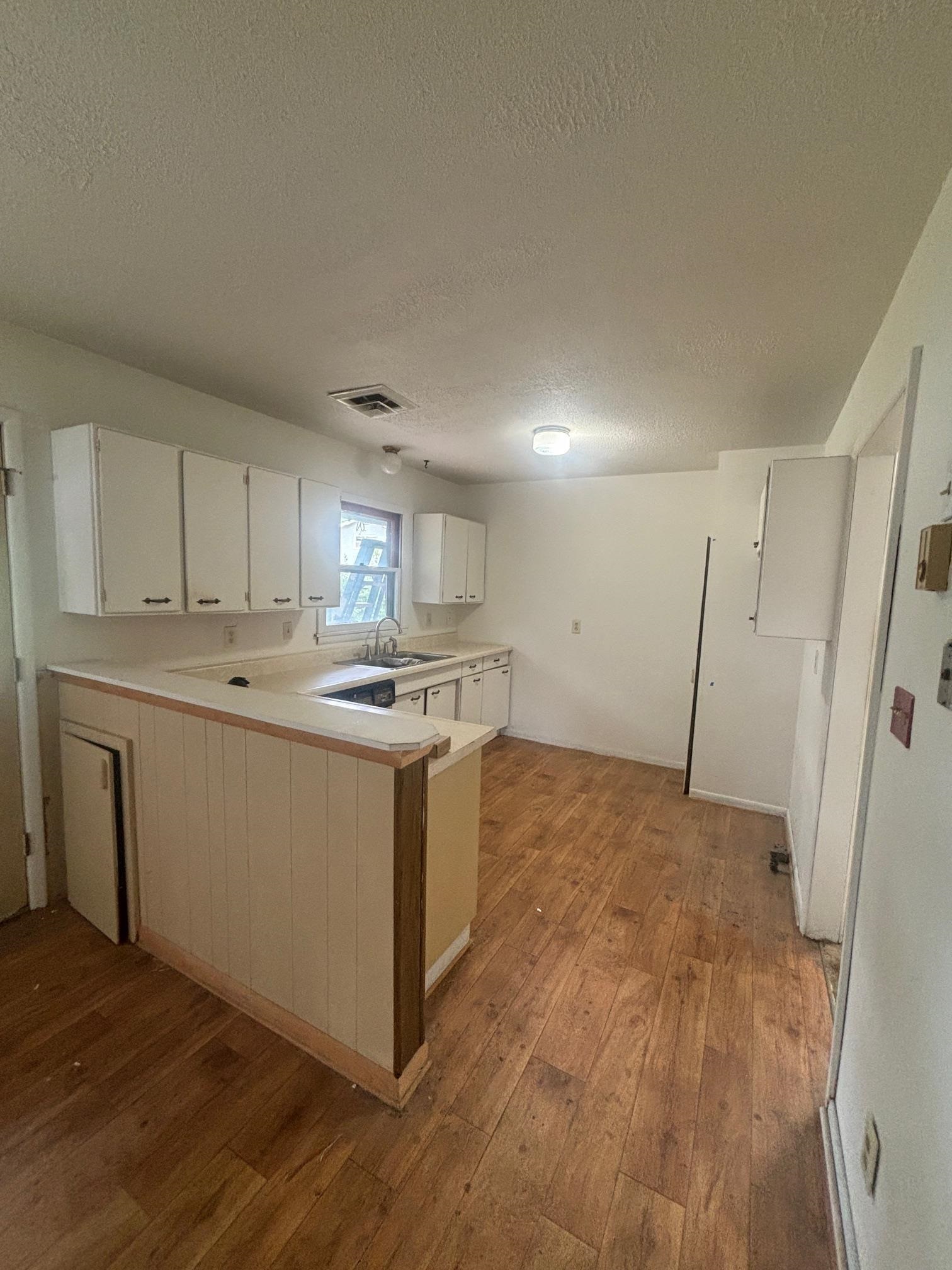 1406 W 29th S Property Photo 6