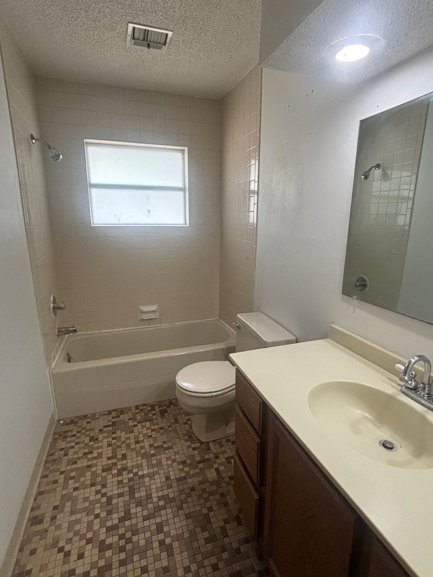 1406 W 29th S Property Photo 8