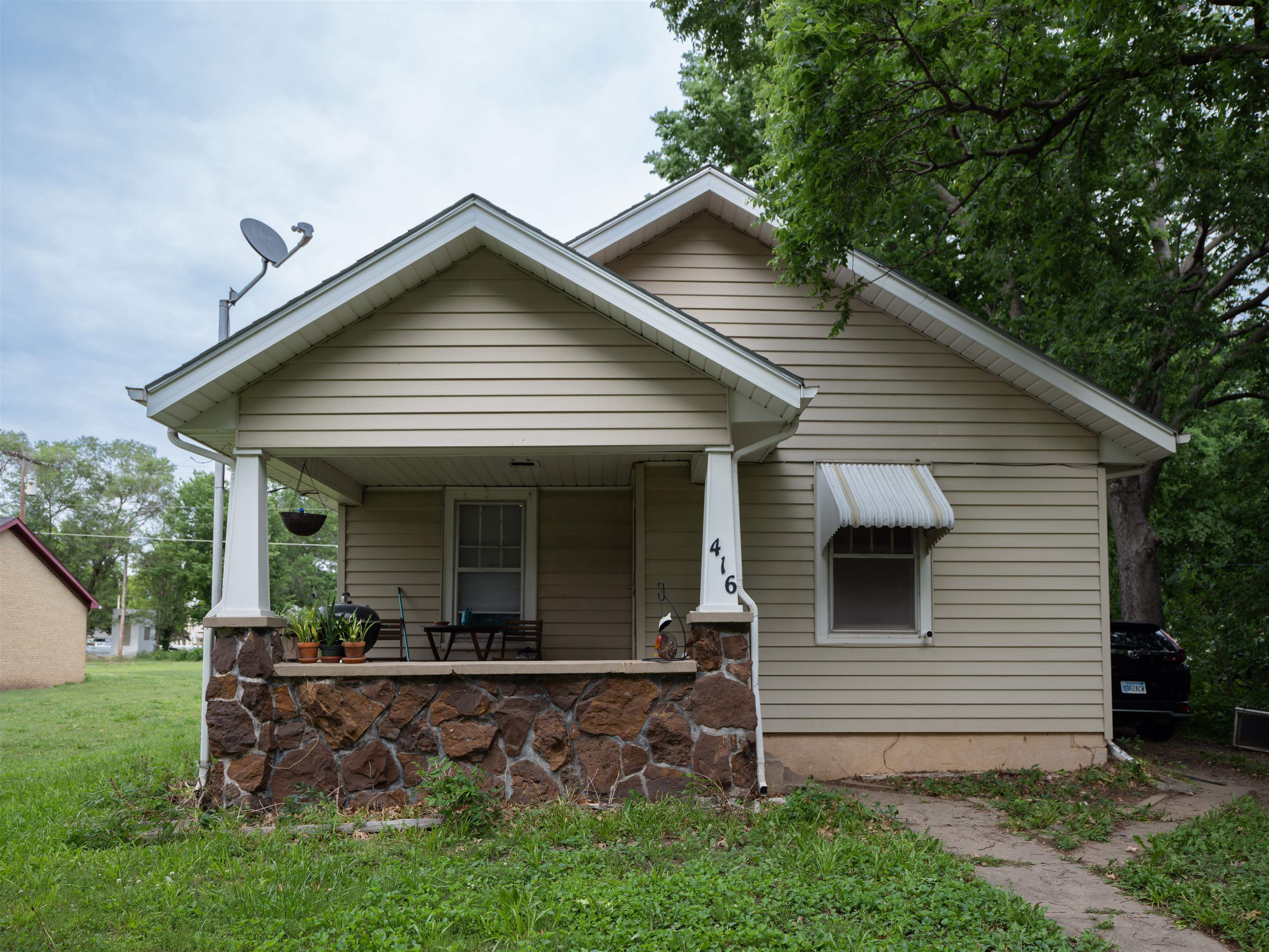 416 N Struble St Property Photo 1