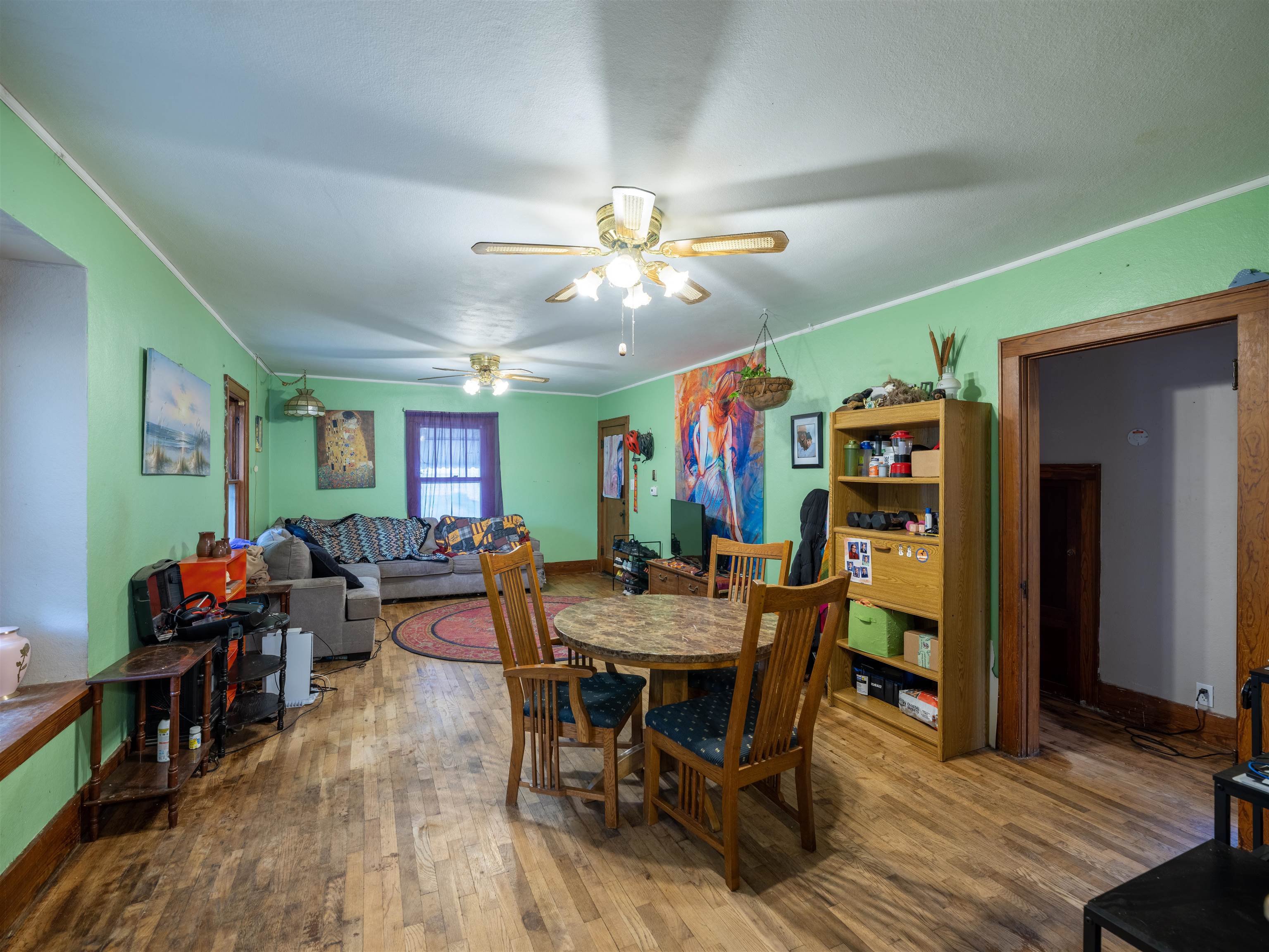 416 N Struble St Property Photo 4
