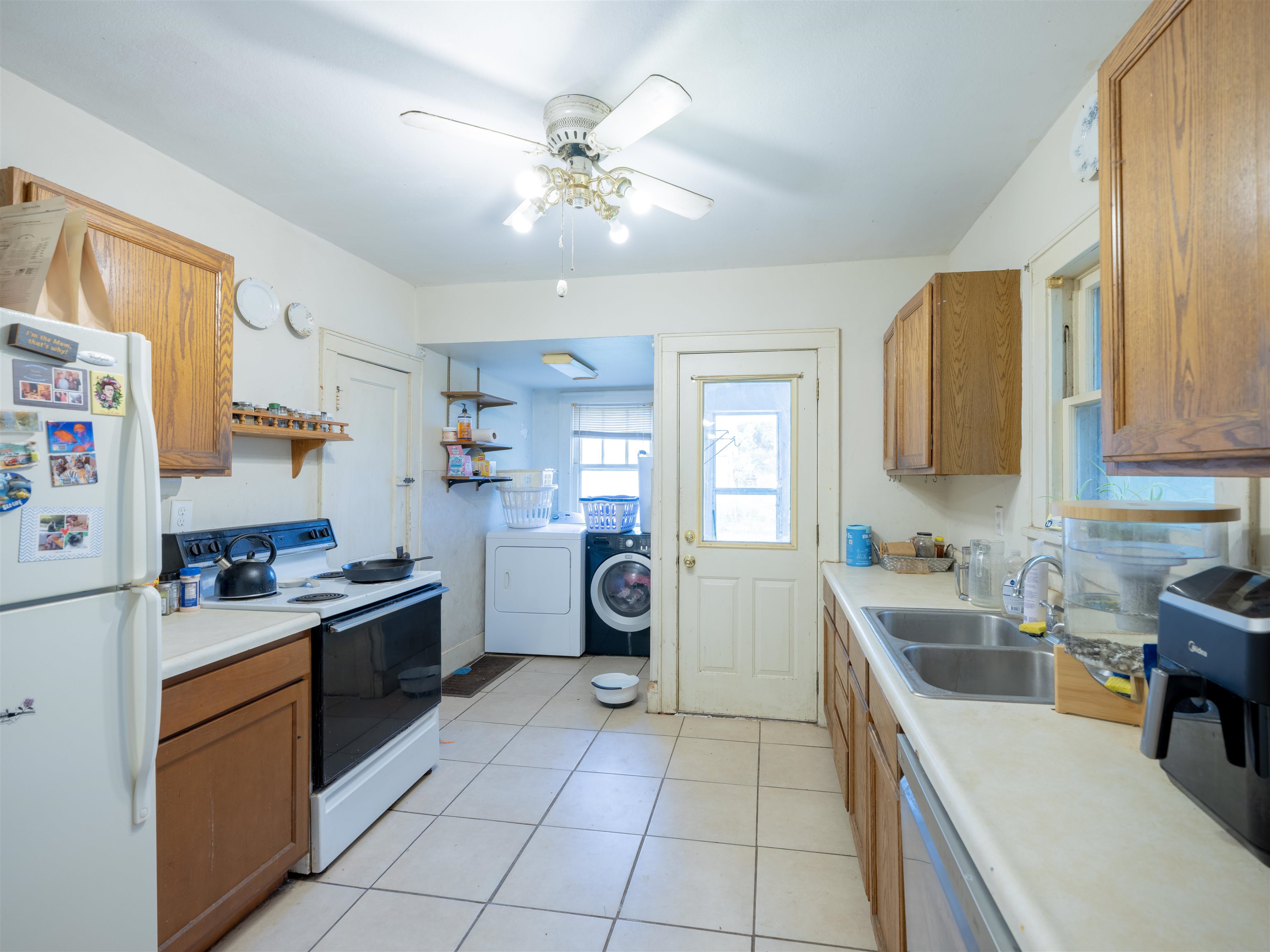416 N Struble St Property Photo 5