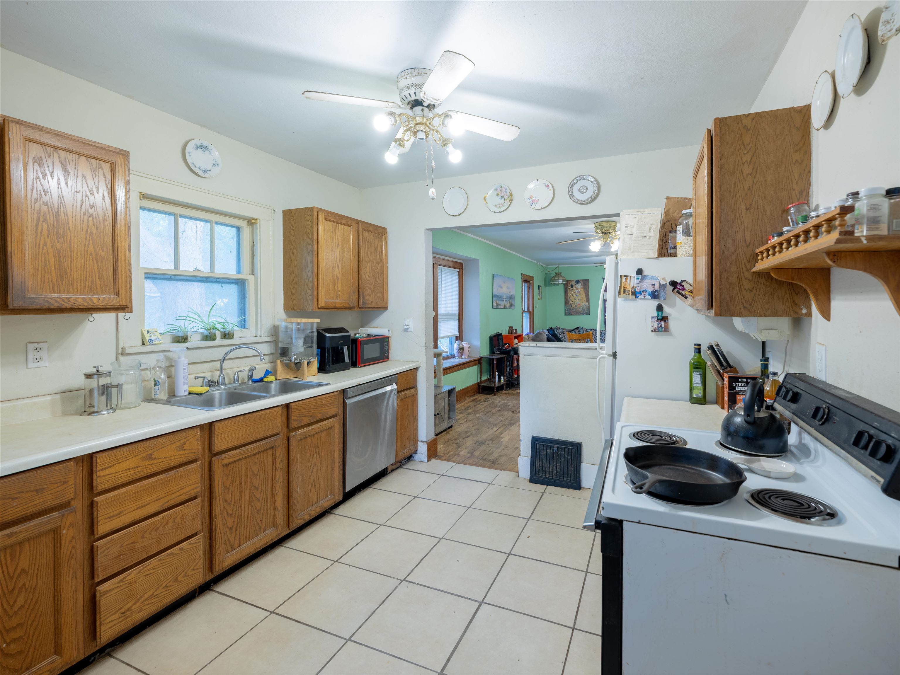 416 N Struble St Property Photo 6