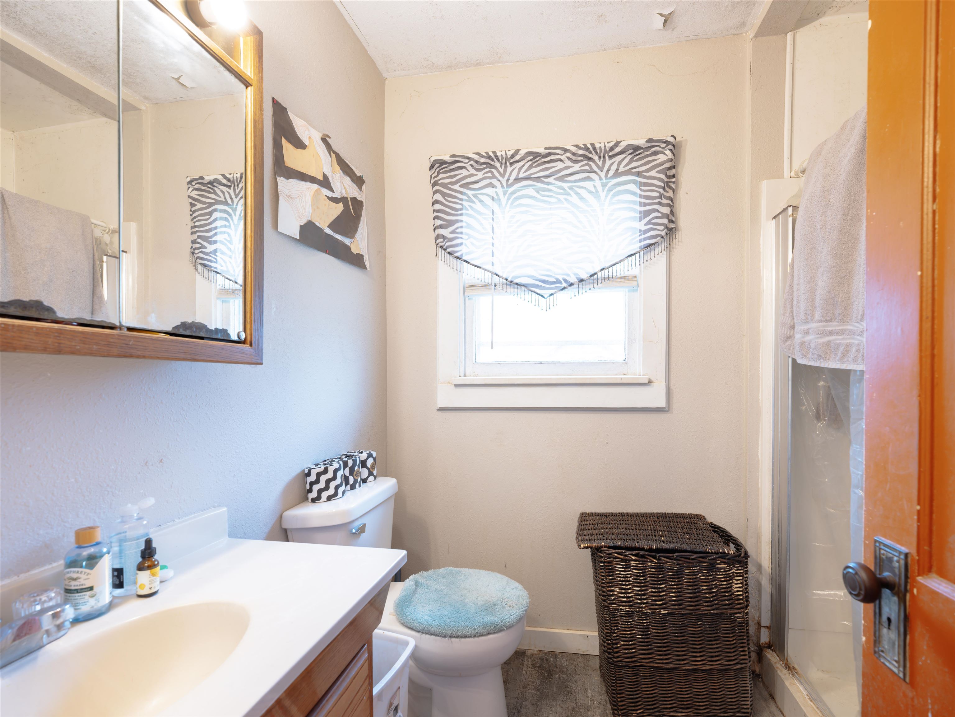 416 N Struble St Property Photo 8