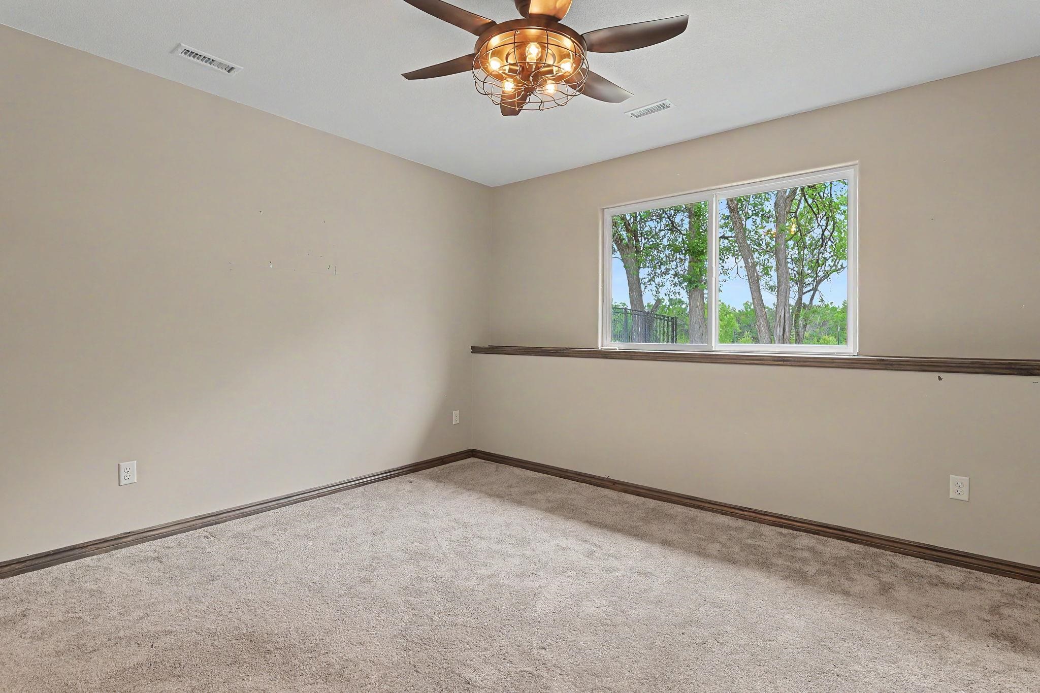 1706 N Terhune Property Photo 31