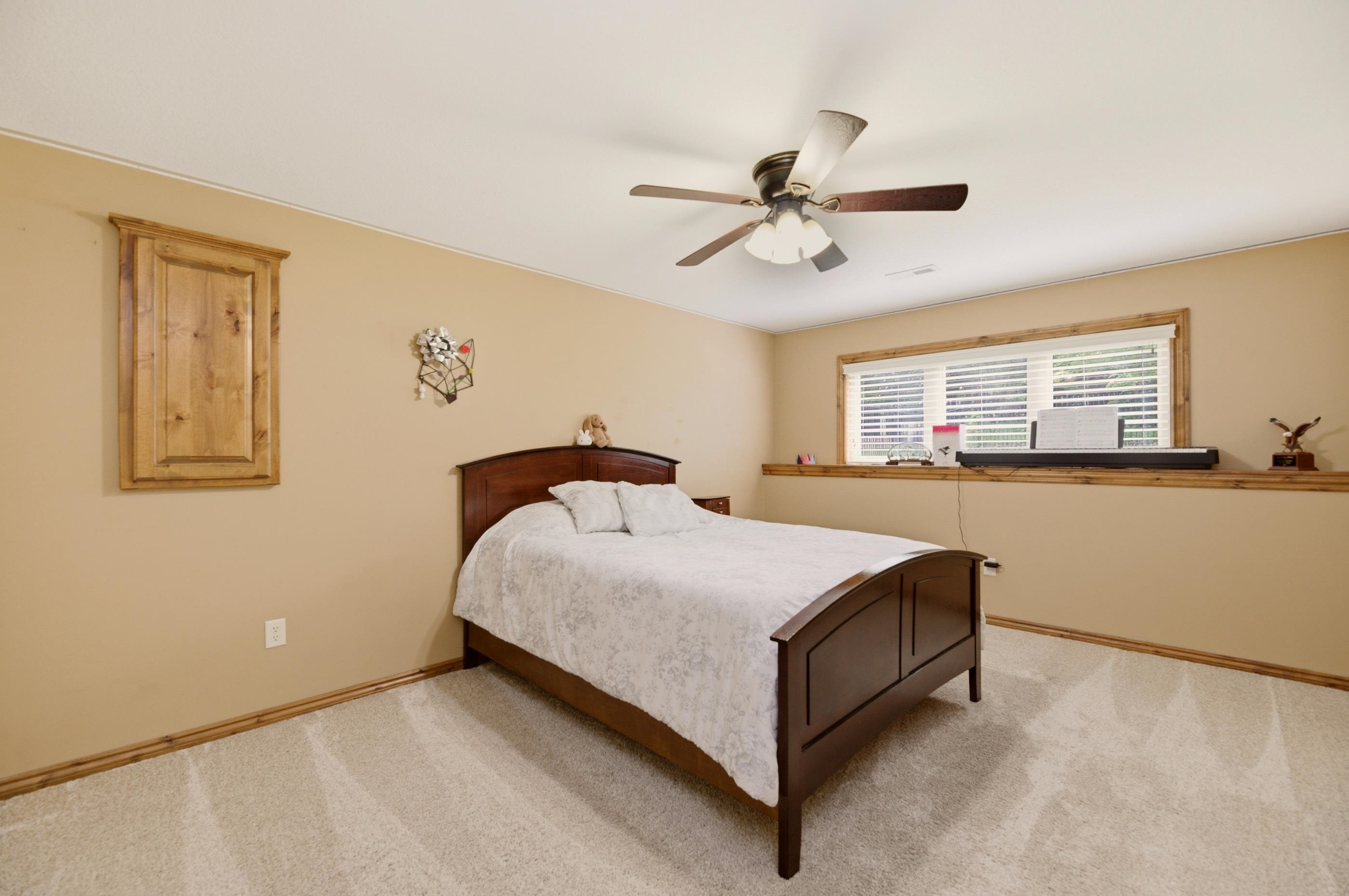 1748 S Cascade Property Photo 32