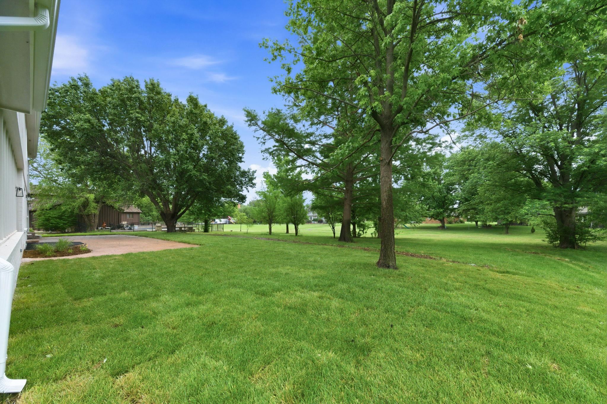 14603 E Willowbend Ct Property Photo 34