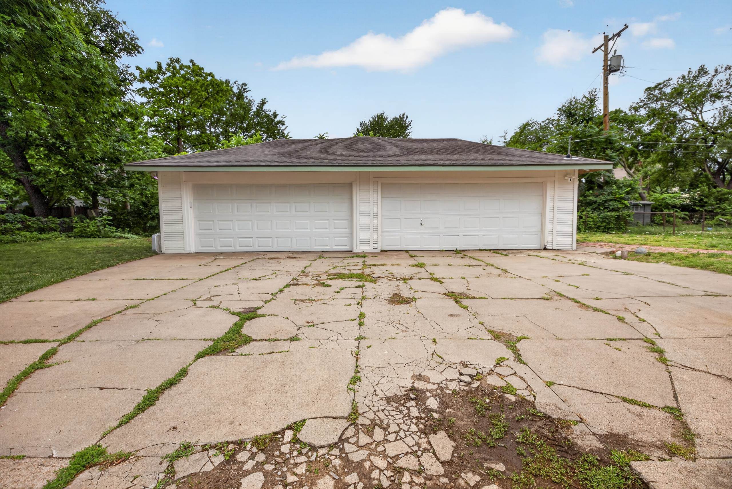 135 S Volutsia Avenue Property Photo 24