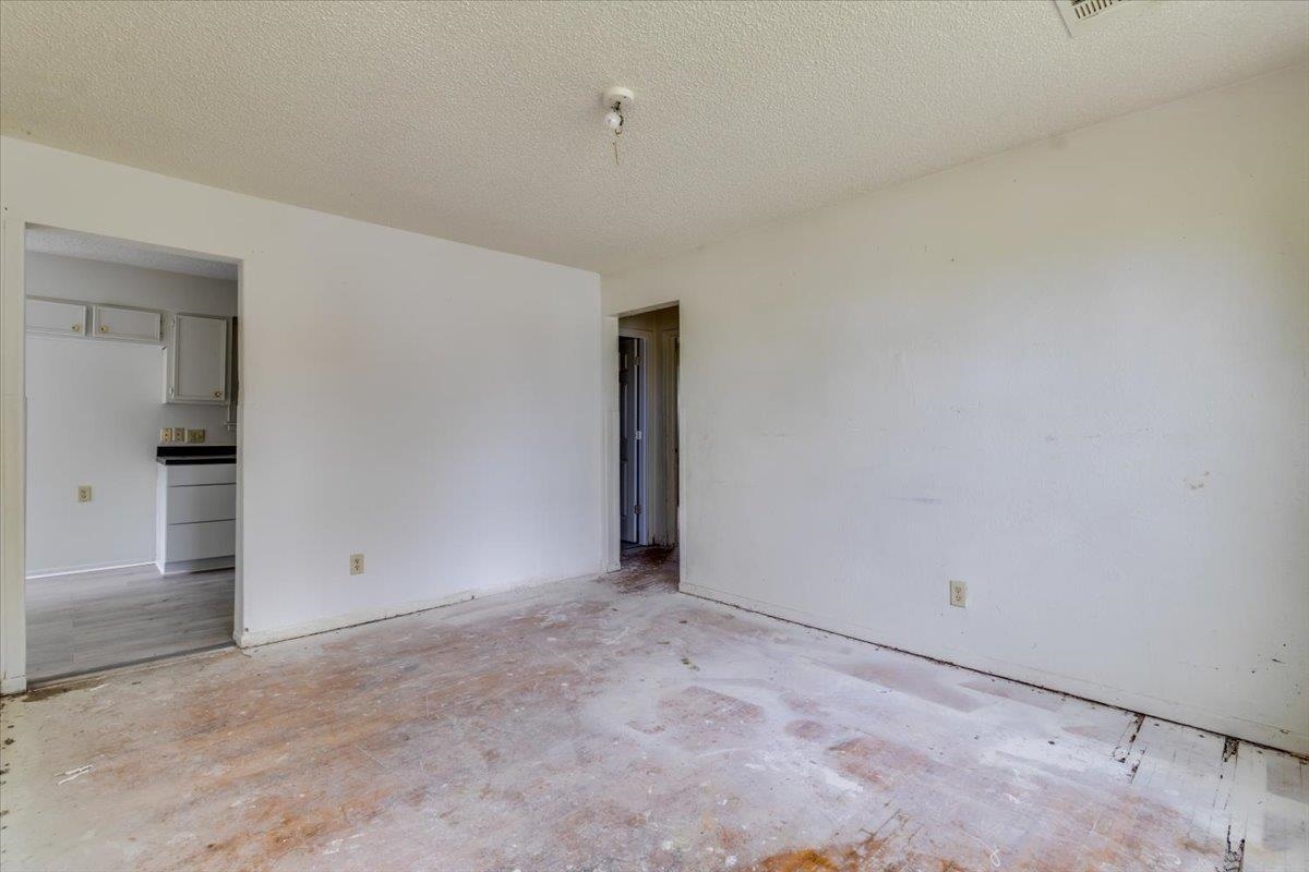 1746 Chautauqua Property Photo 4