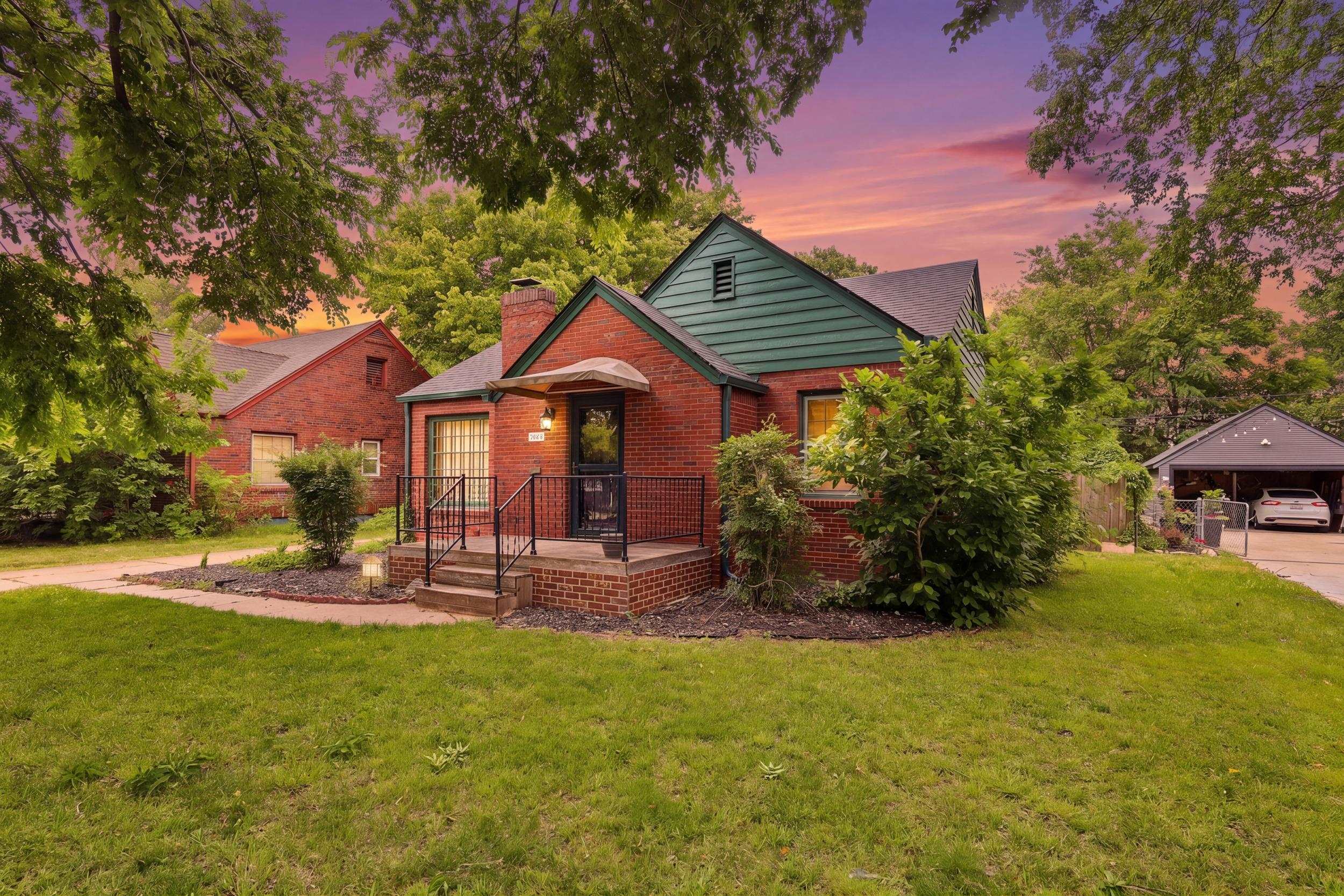 230 S Minneapolis Avenue Property Photo 4