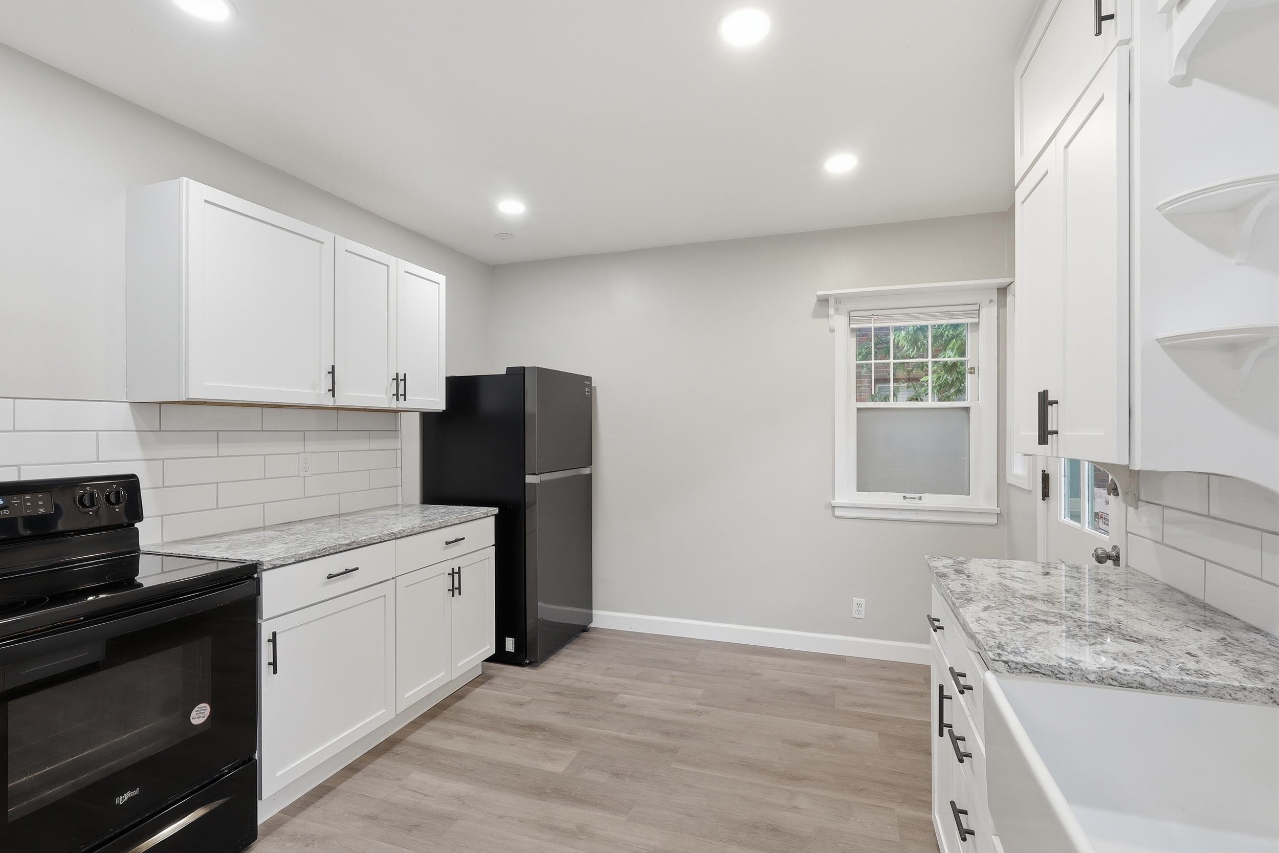 230 S Minneapolis Avenue Property Photo 10