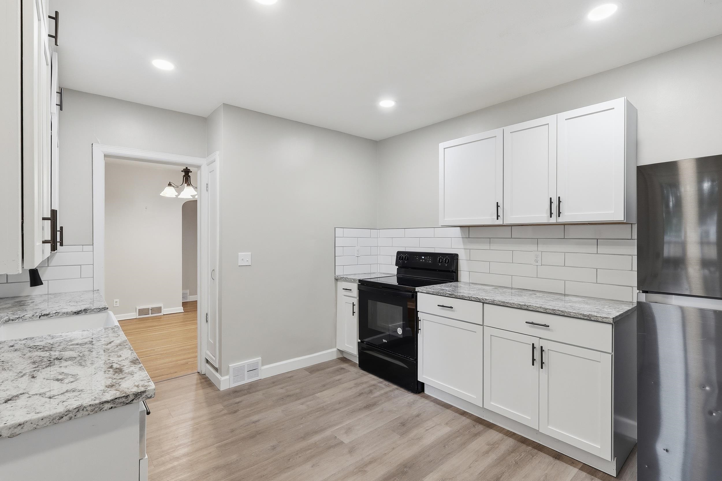 230 S Minneapolis Avenue Property Photo 11