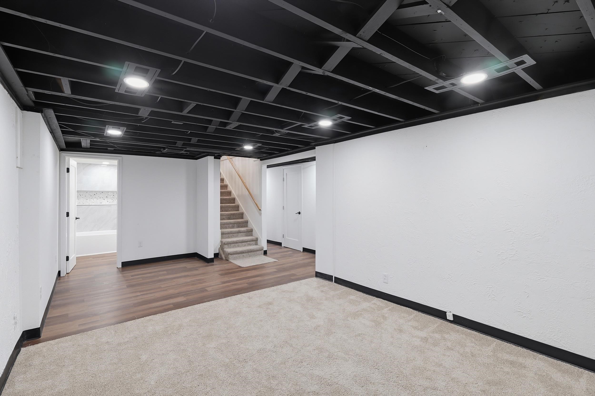 230 S Minneapolis Avenue Property Photo 23