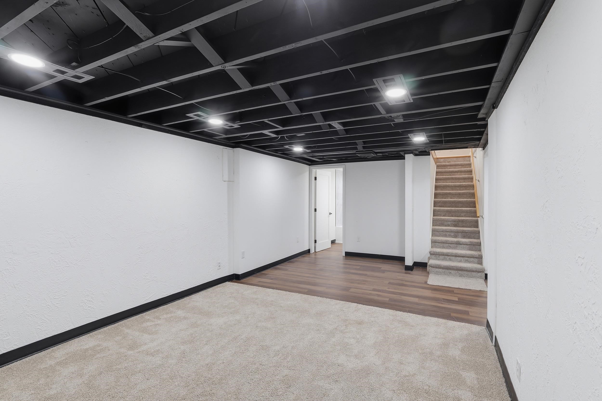 230 S Minneapolis Avenue Property Photo 25