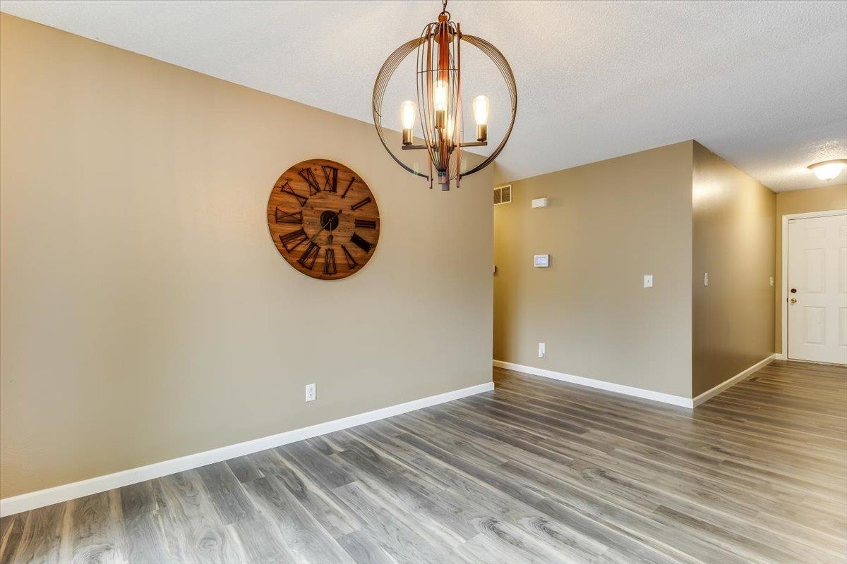 1630 Pin Oak Ct Property Photo 9