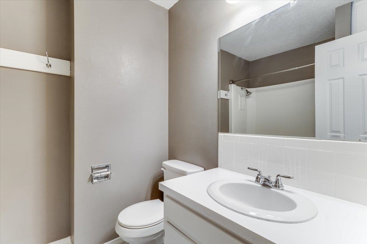 1630 Pin Oak Ct Property Photo 19