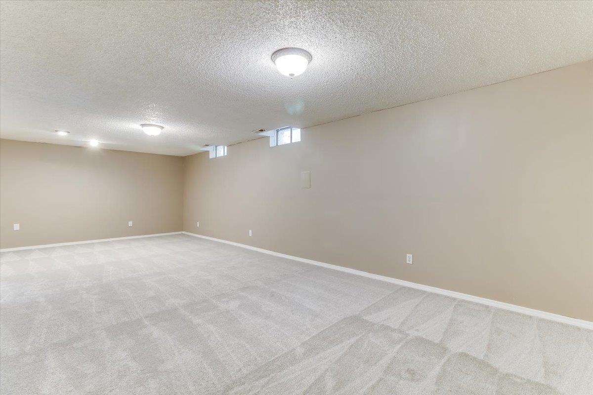 1630 Pin Oak Ct Property Photo 23