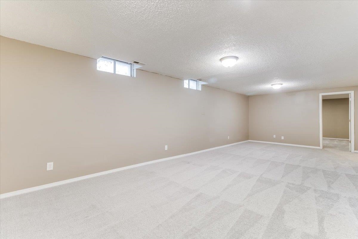 1630 Pin Oak Ct Property Photo 25