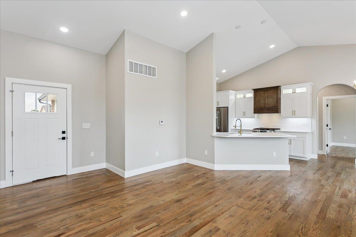 4818 W Calvert St Property Photo 7