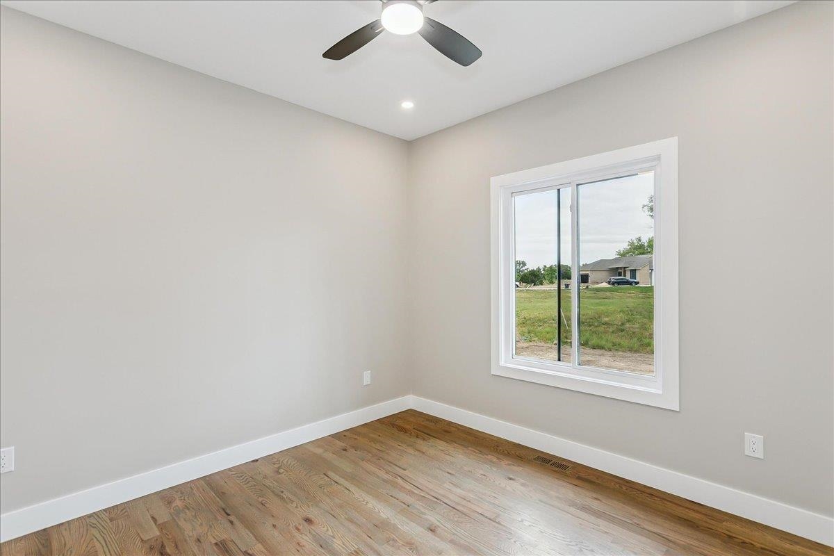 4818 W Calvert St Property Photo 18