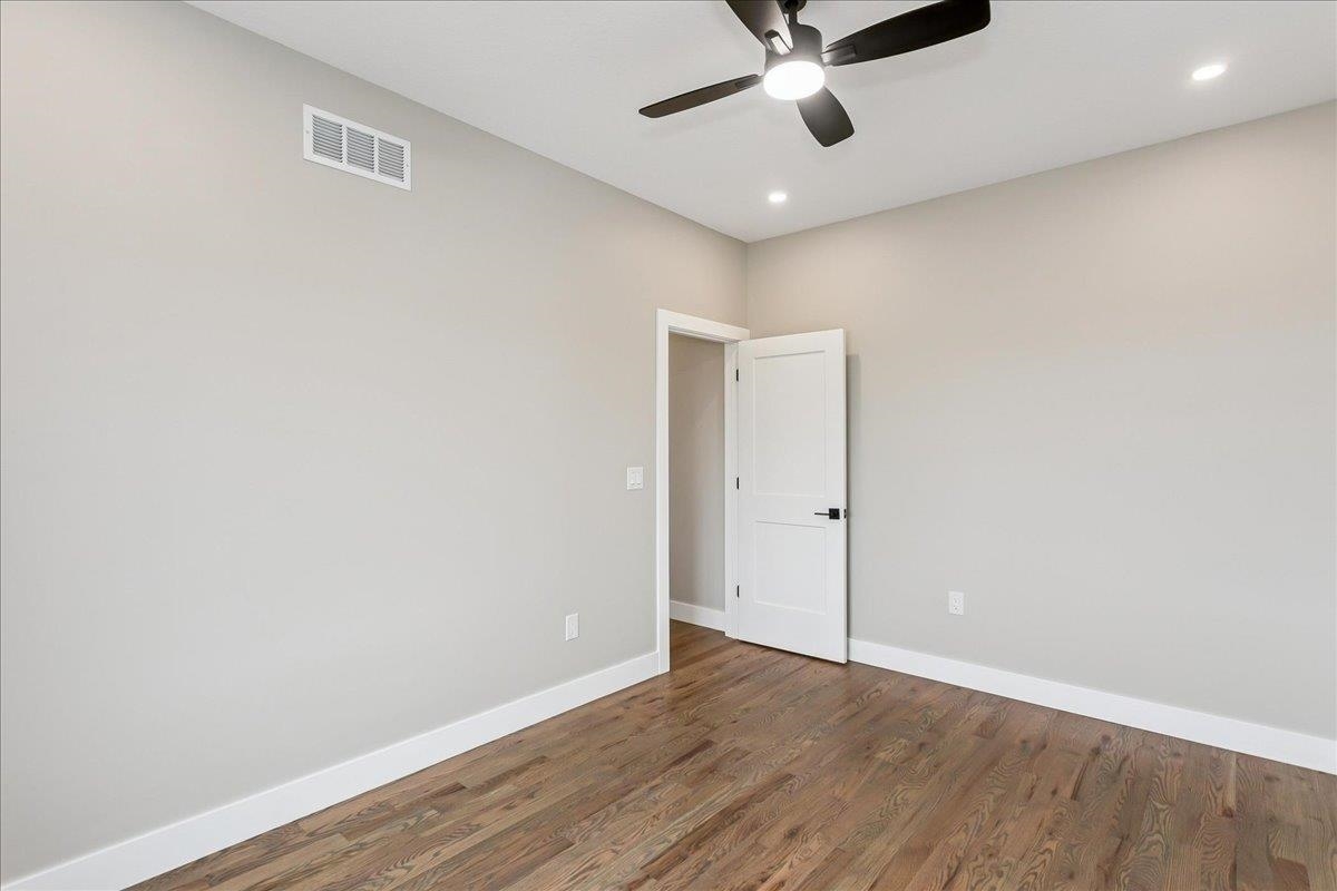 4818 W Calvert St Property Photo 21