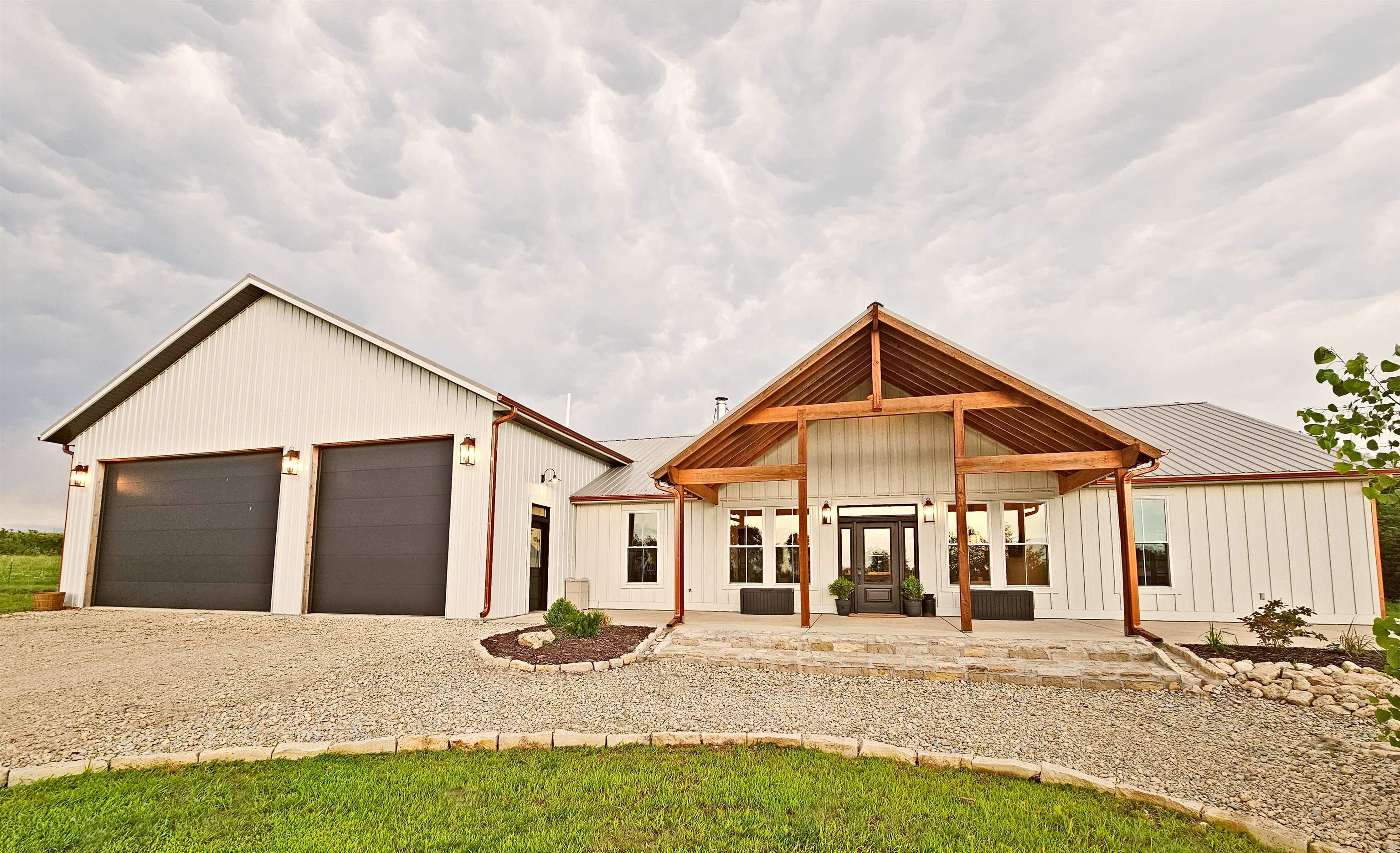 2486 180th Property Photo 2