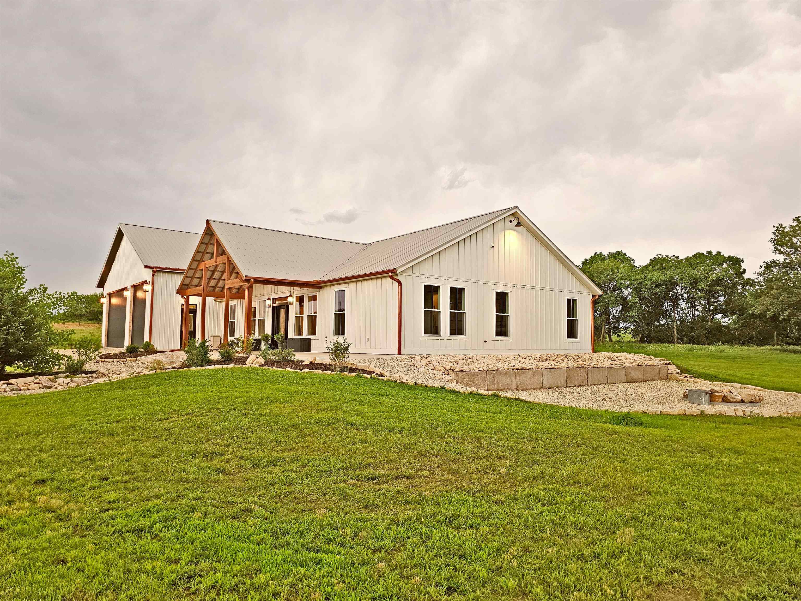 2486 180th Property Photo 3