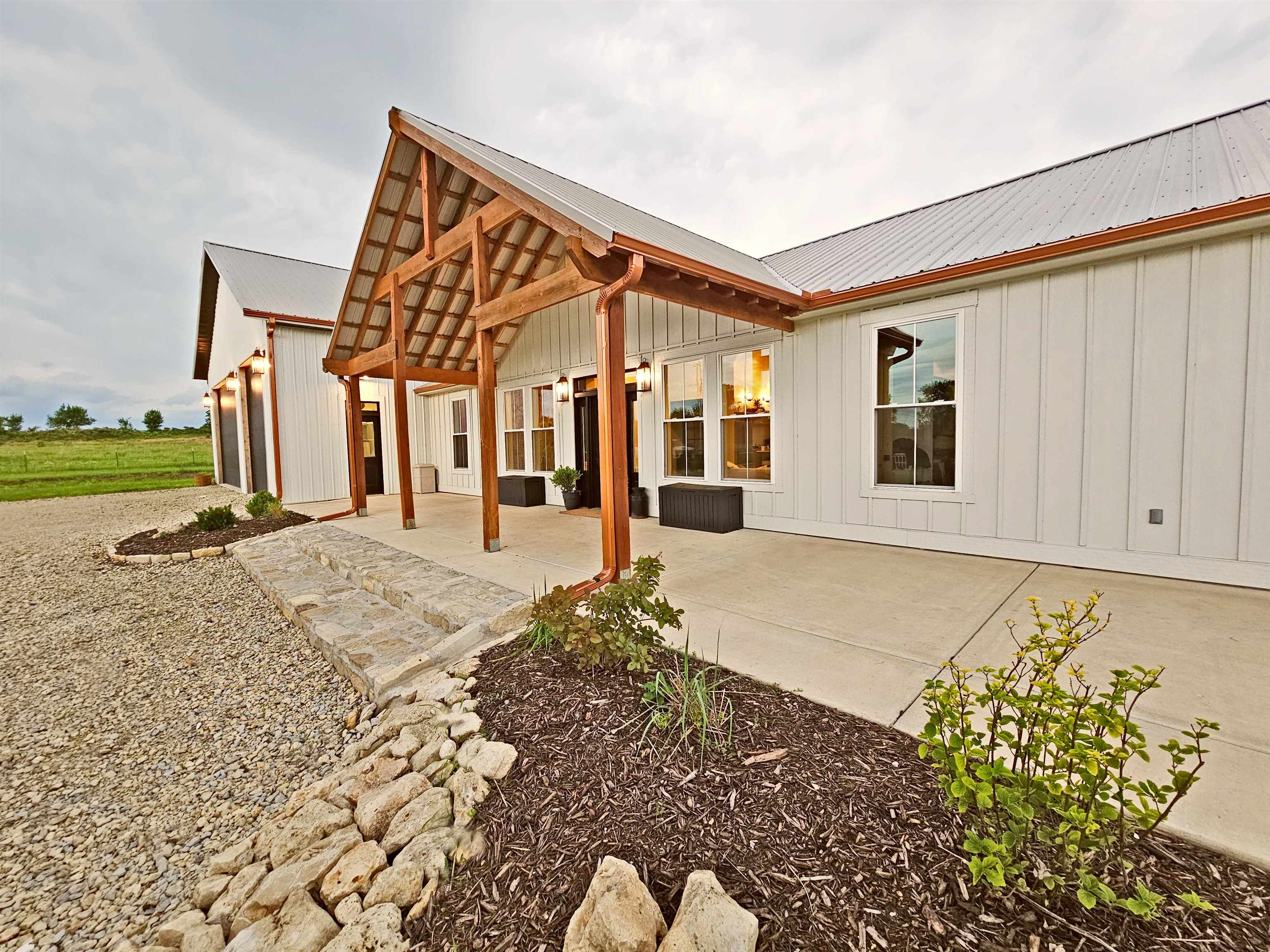 2486 180th Property Photo 4