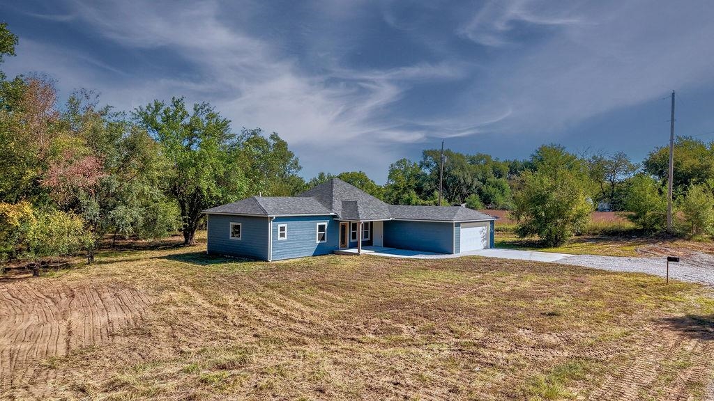 2118 W Radio Ln Property Photo 3