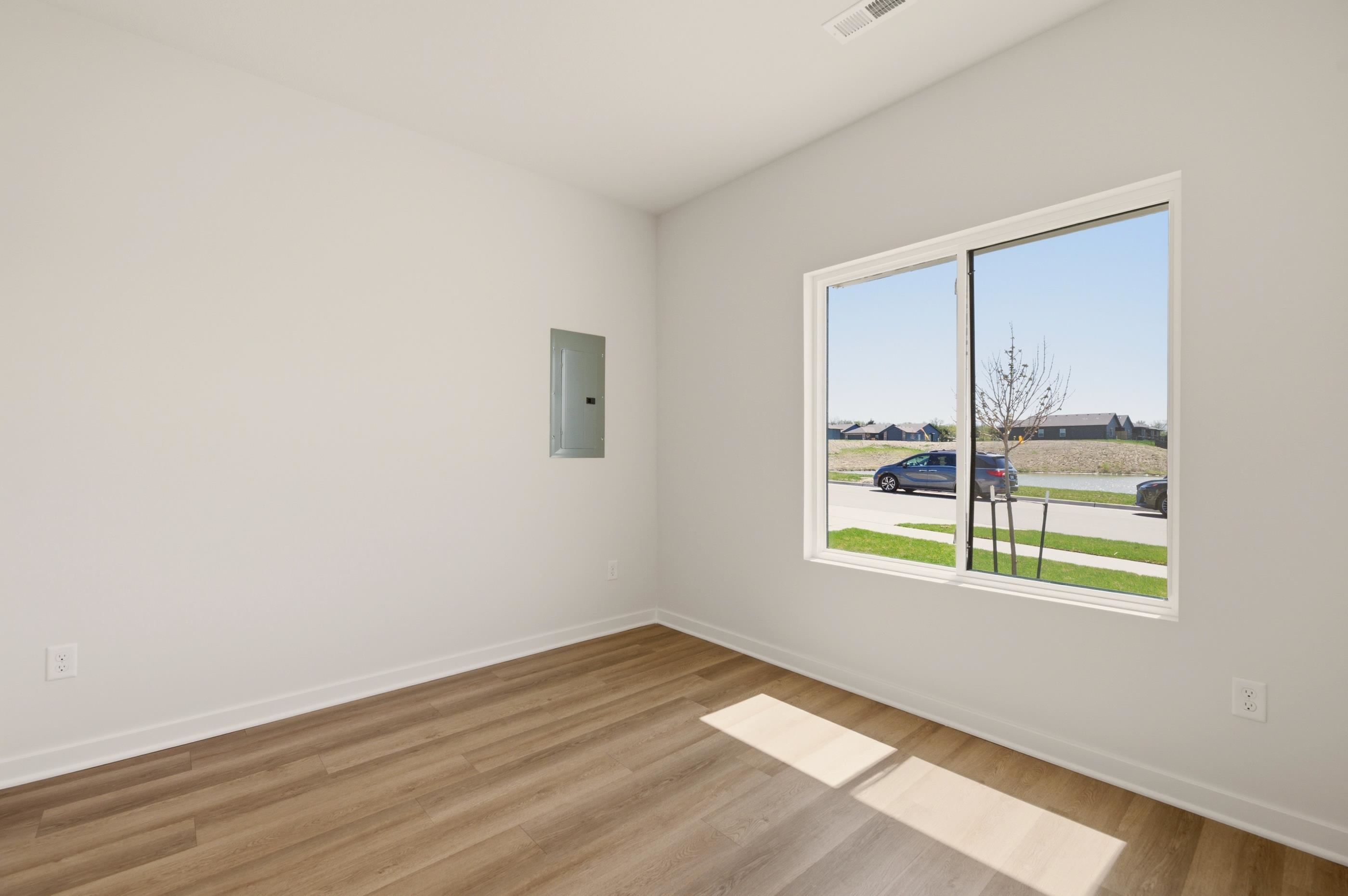 3420 E Thunder Property Photo 16