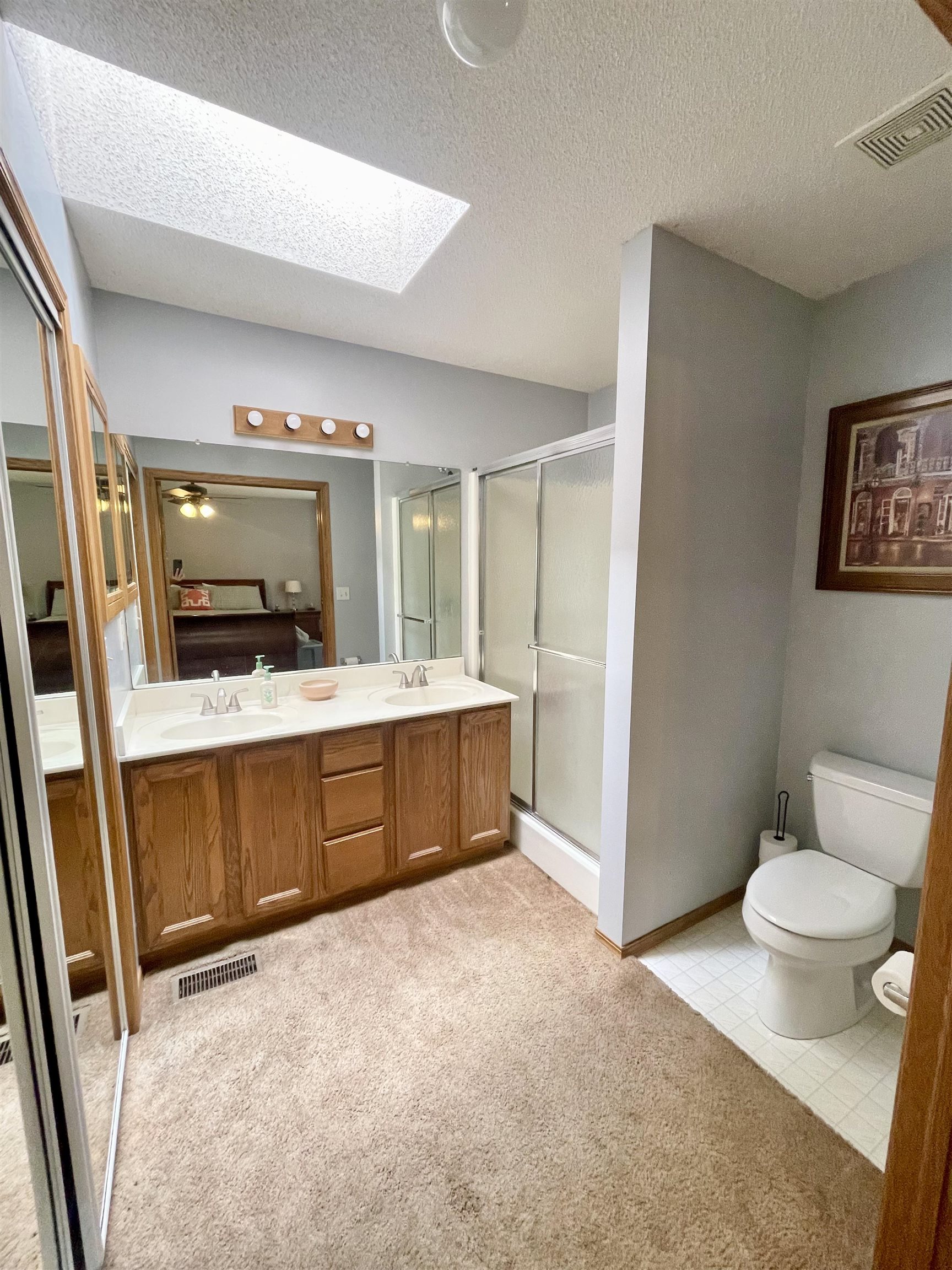 2922 S West Parkway Property Photo 16