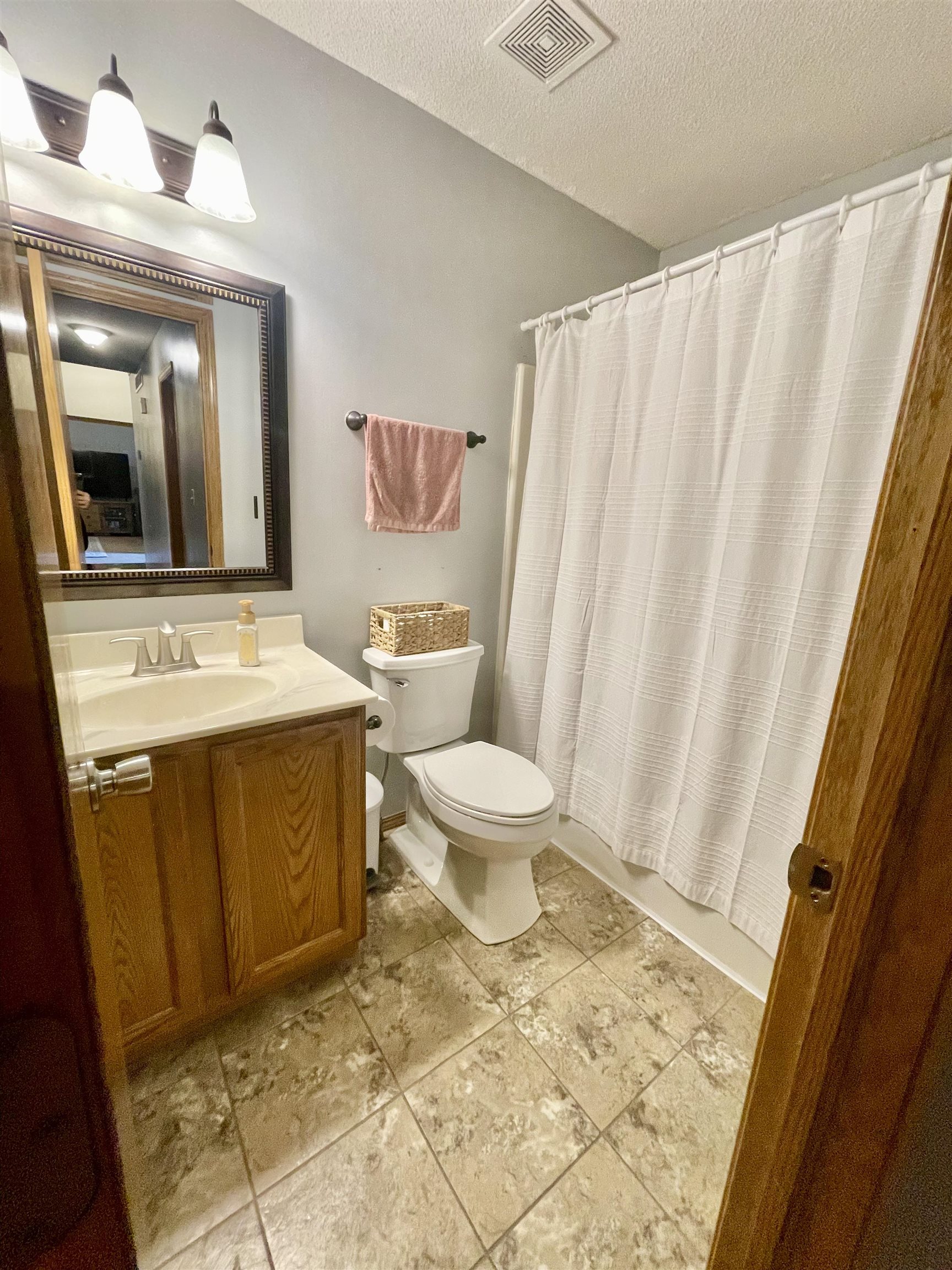 2922 S West Parkway Property Photo 18