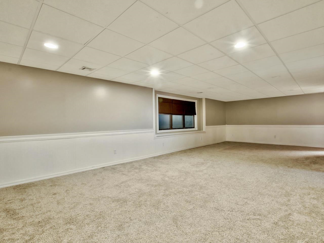 2922 S West Parkway Property Photo 20