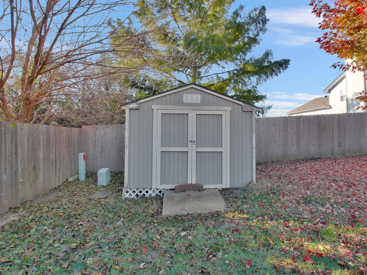 2922 S West Parkway Property Photo 34