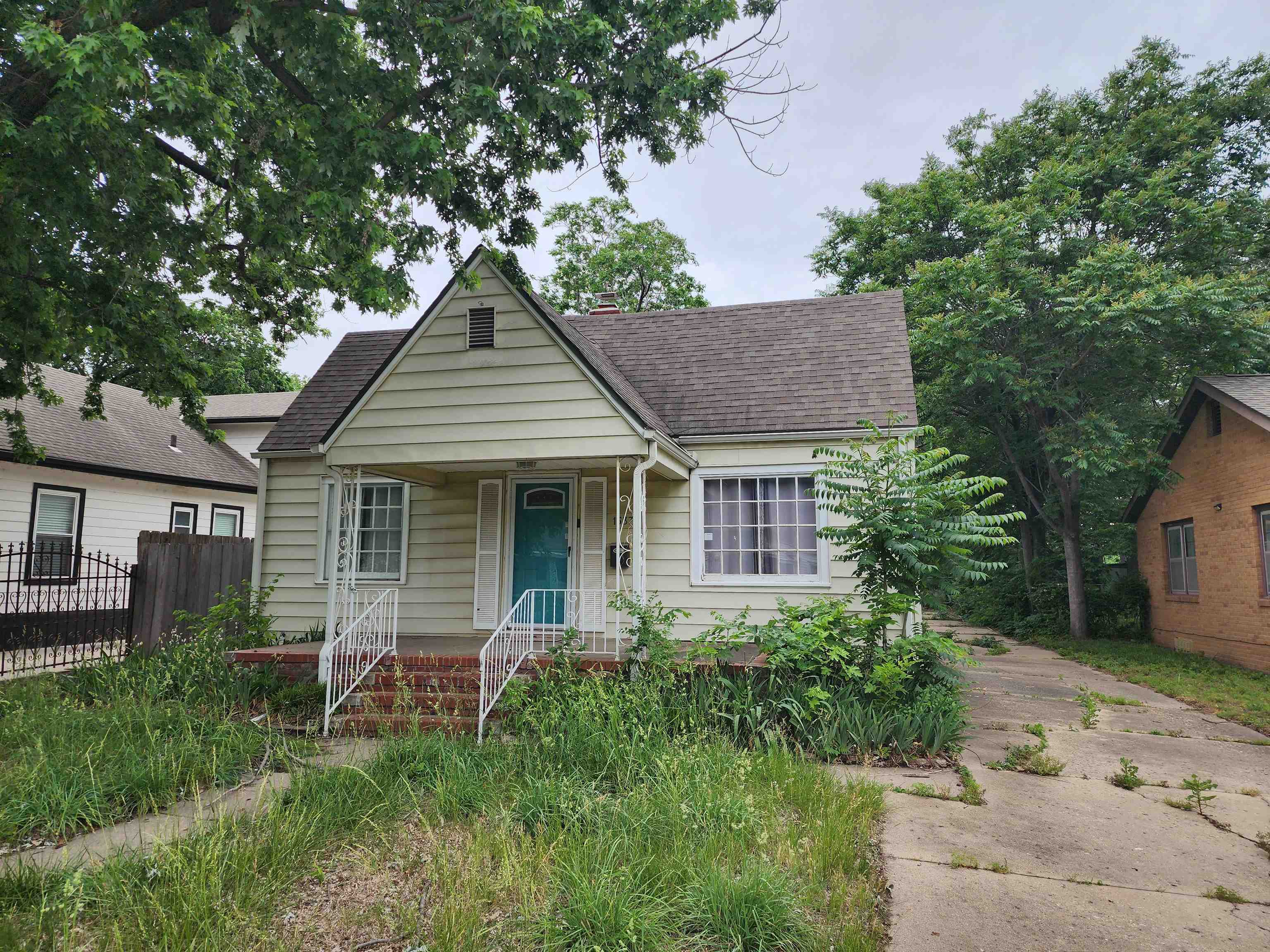 1537 N Burns Property Photo 1