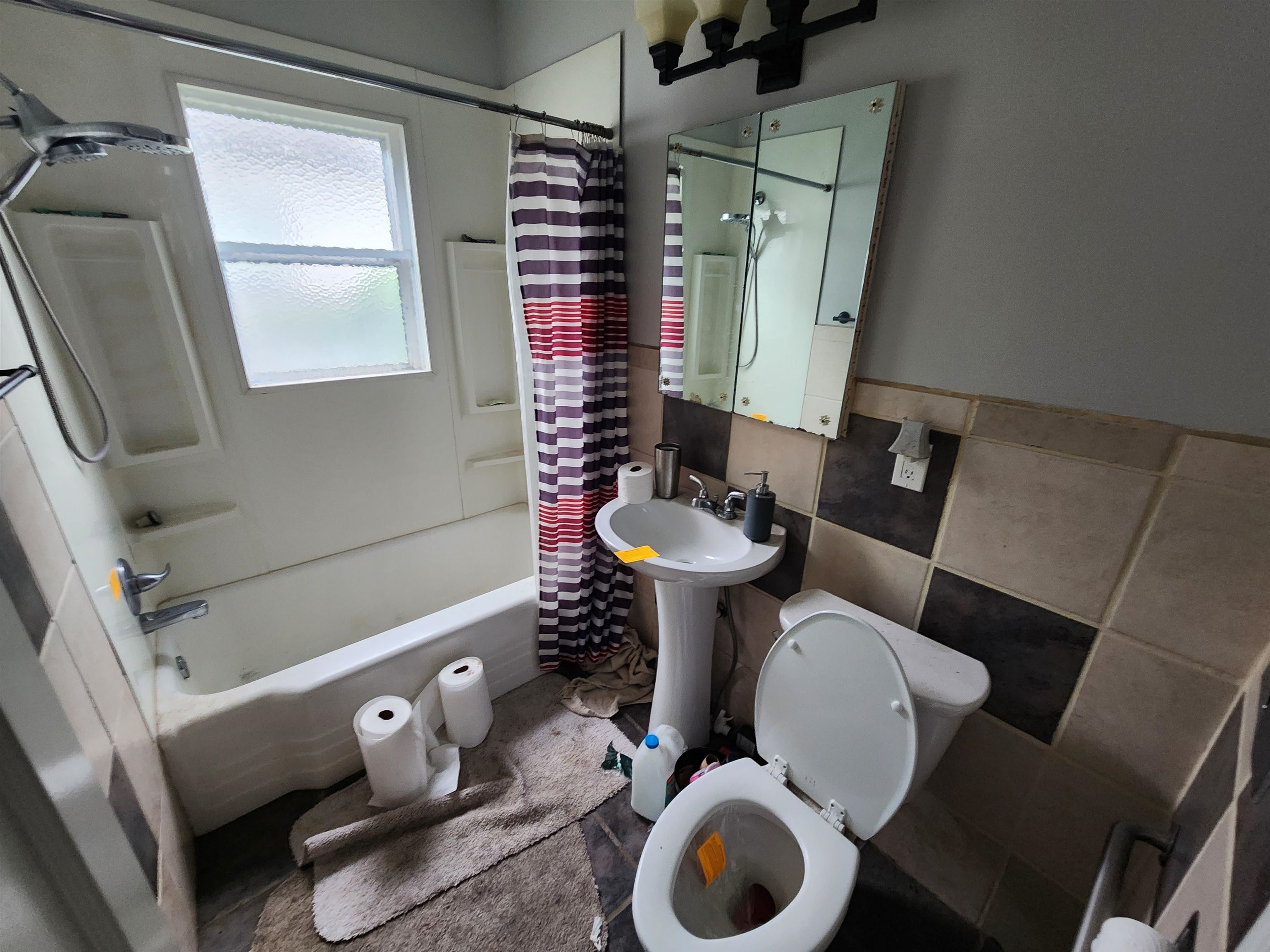 1537 N Burns Property Photo 6