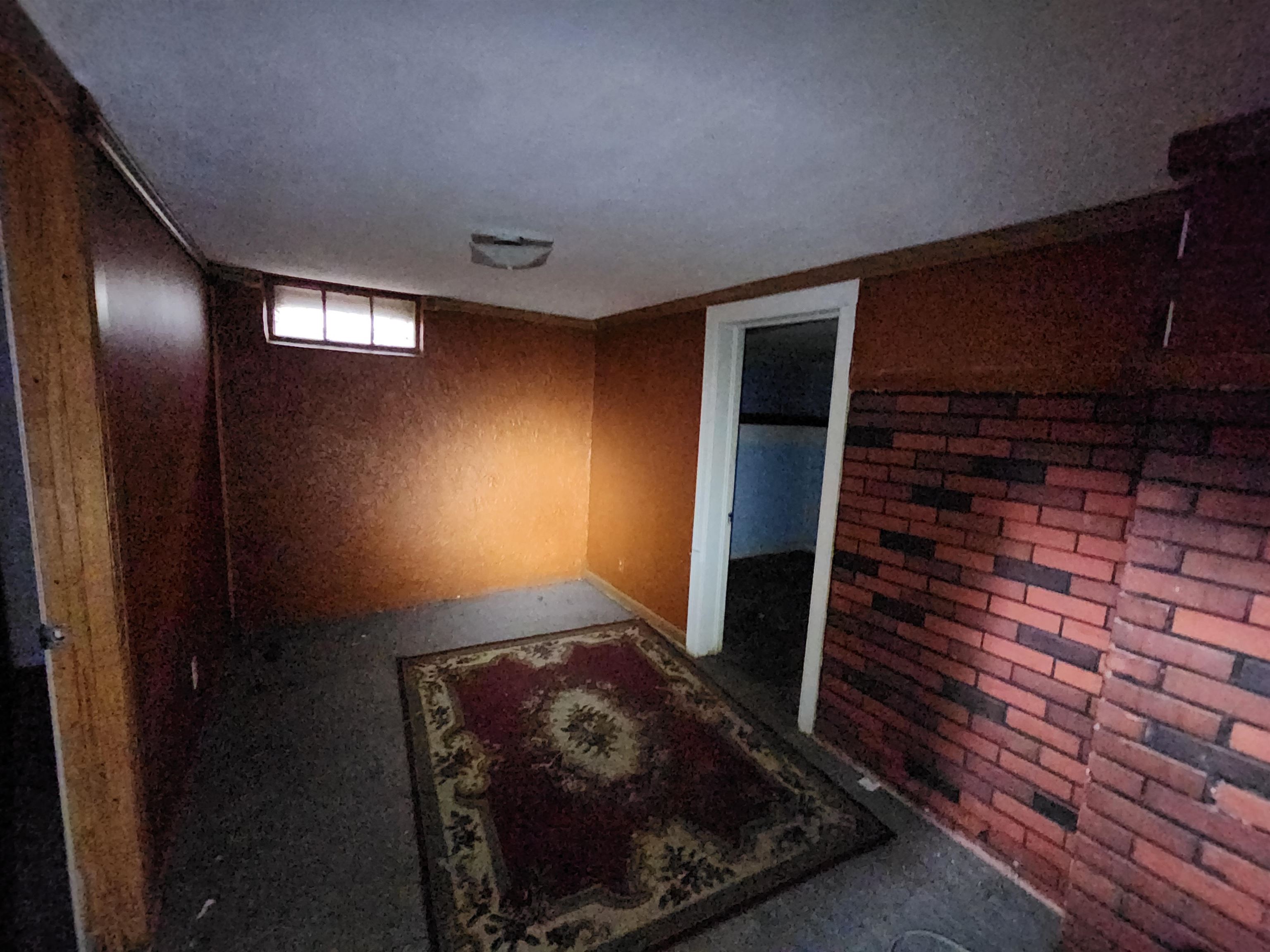 1537 N Burns Property Photo 10