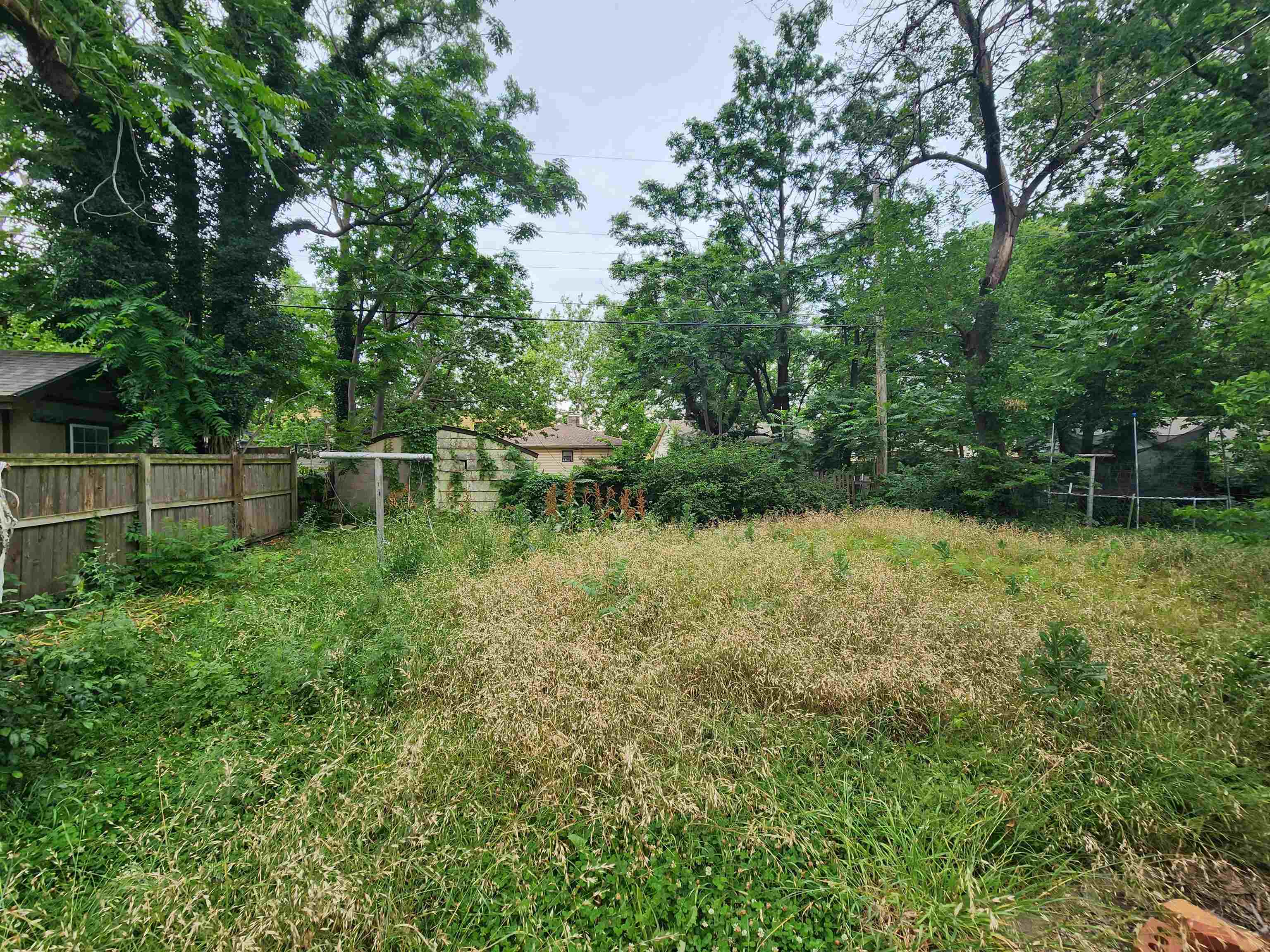 1537 N Burns Property Photo 13