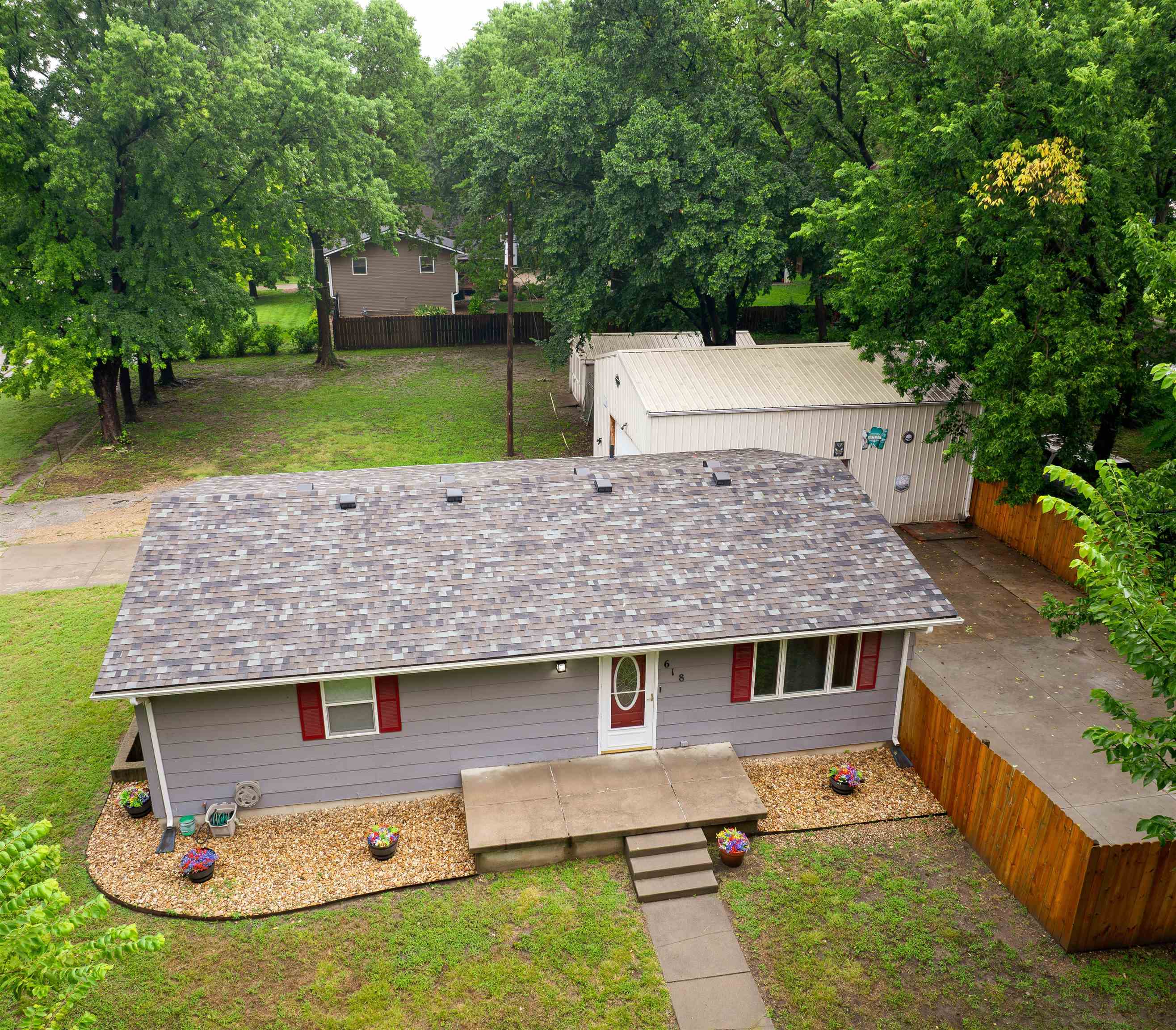 618 NW 8th St