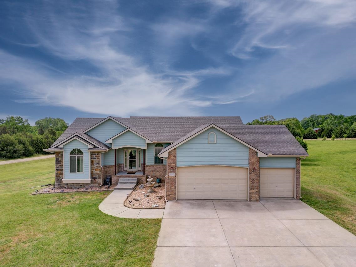 10307 Quail Ln Property Photo 2