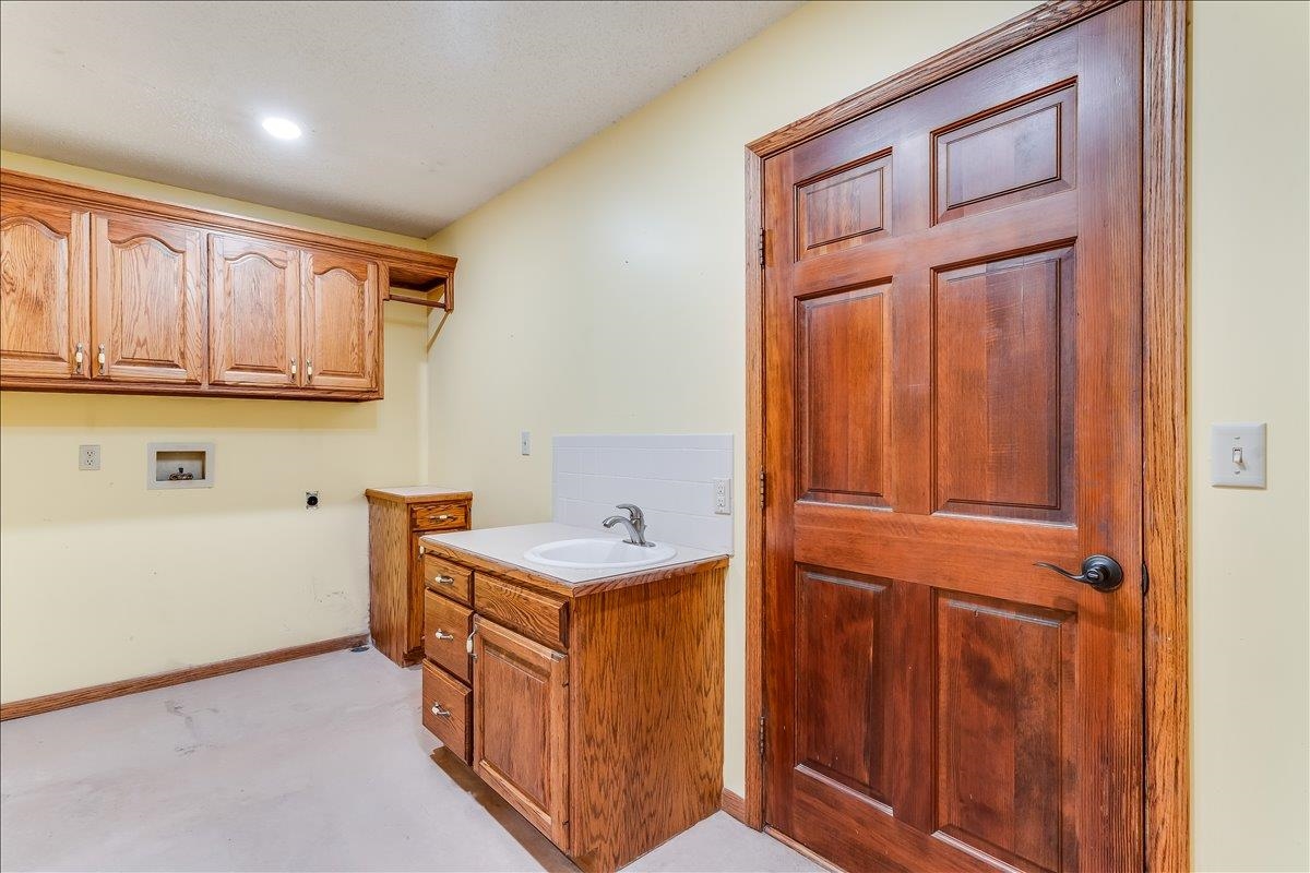 321 Chisholm Rd Property Photo 16