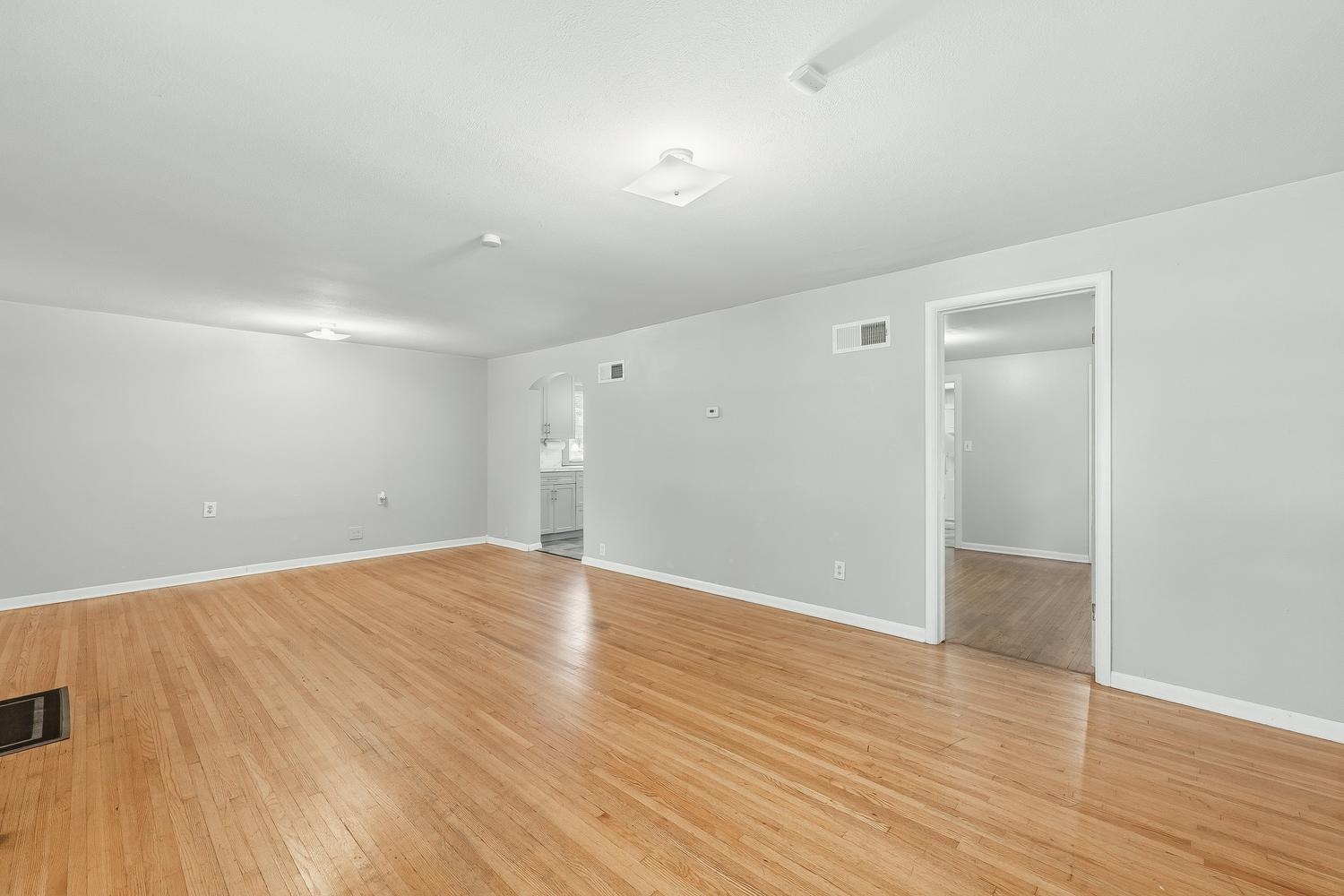 1702 S Greenwood Ave Property Photo 6