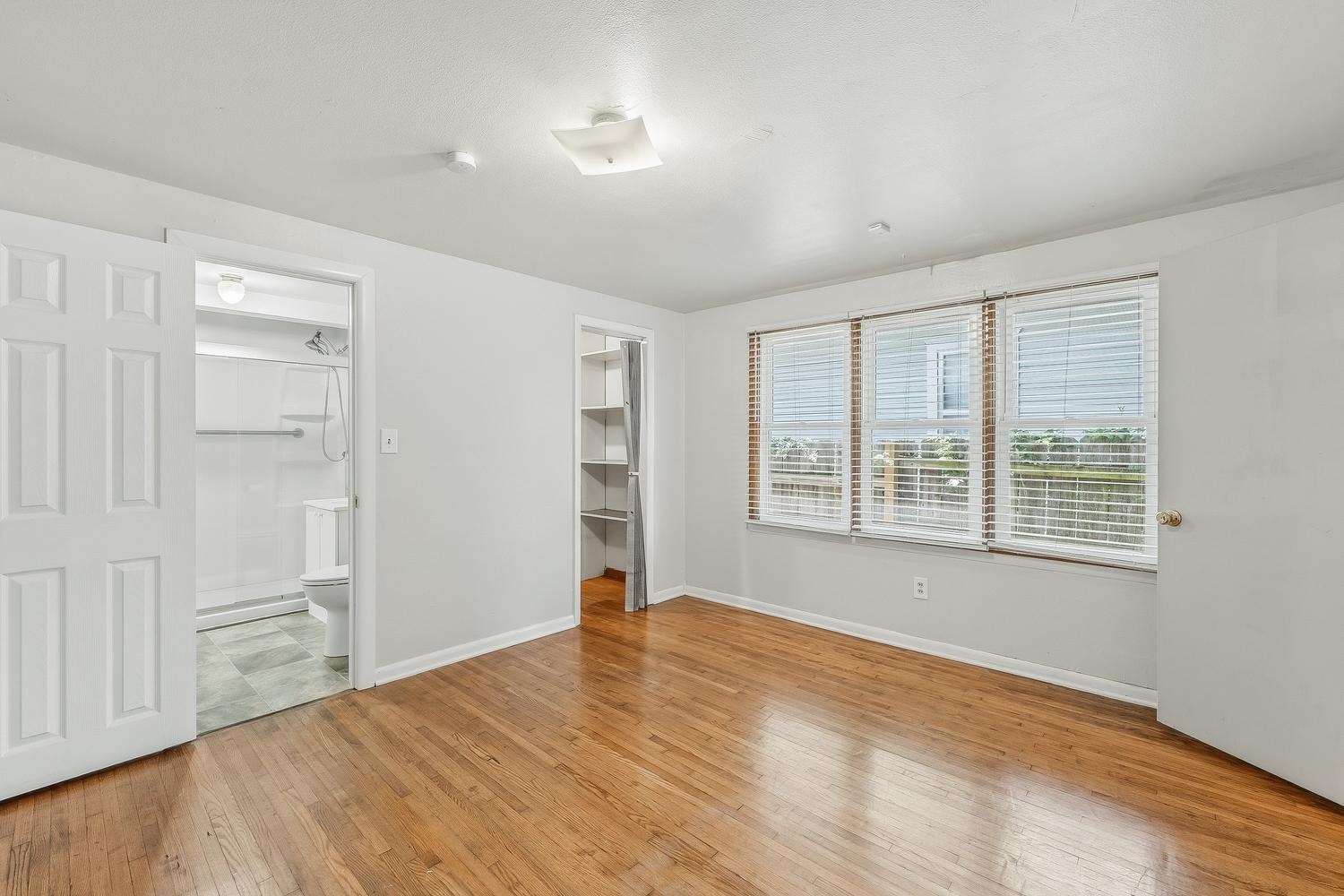 1702 S Greenwood Ave Property Photo 8