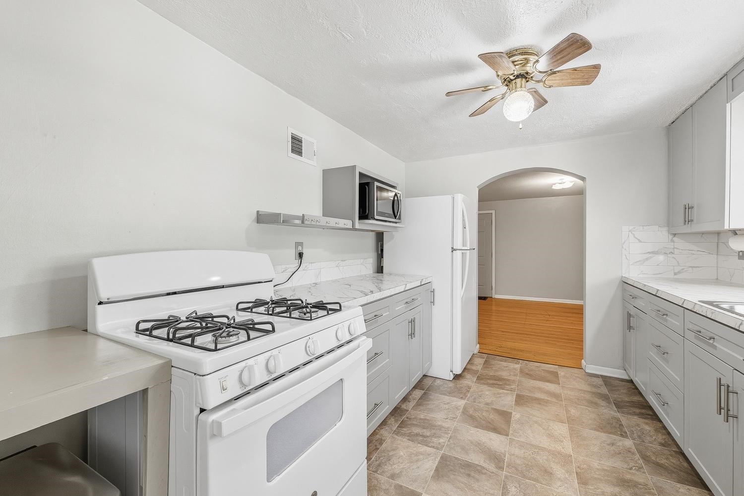 1702 S Greenwood Ave Property Photo 19