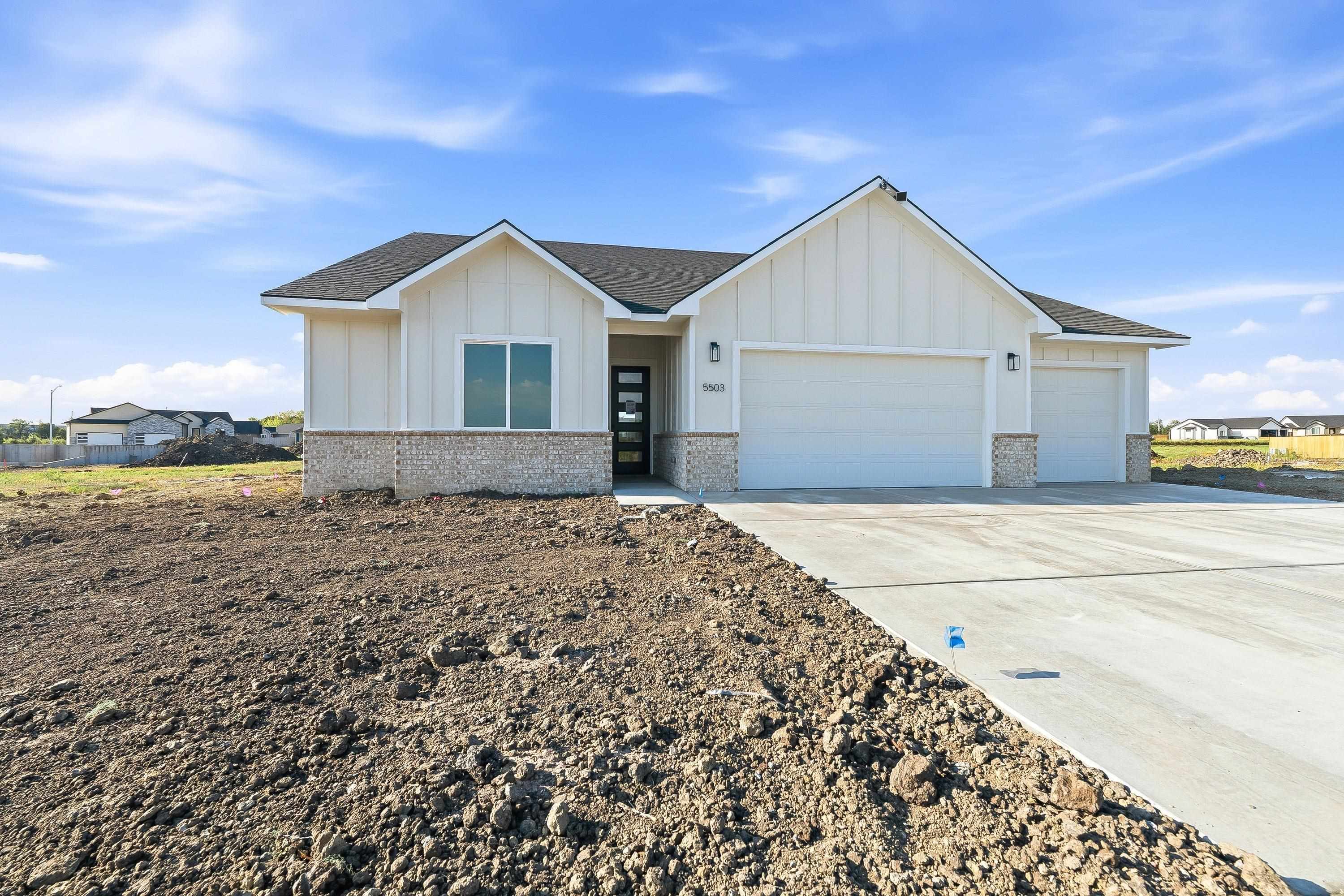 5503 N Toben Ct Property Photo 1