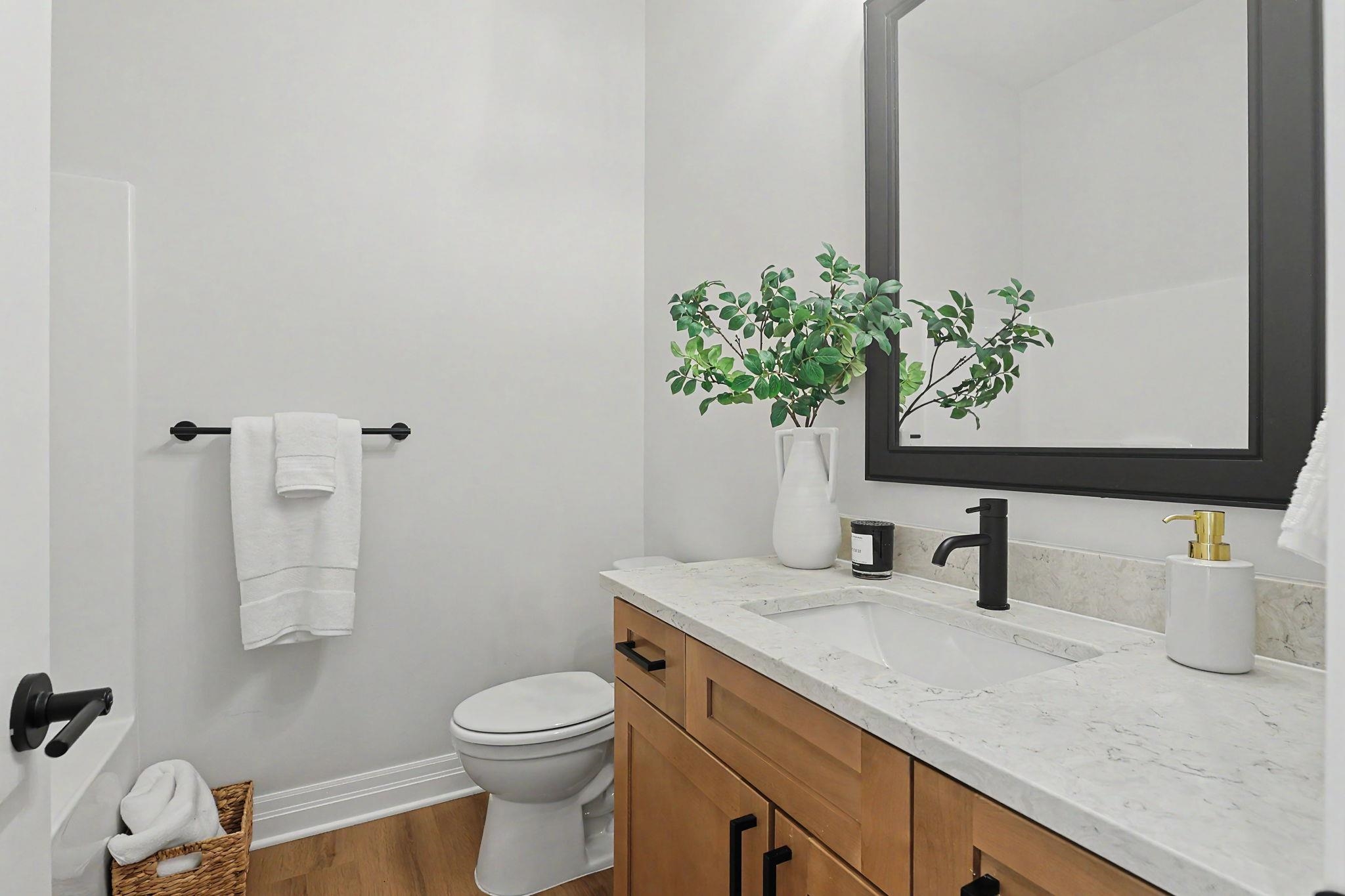 110 S Byron Property Photo 28