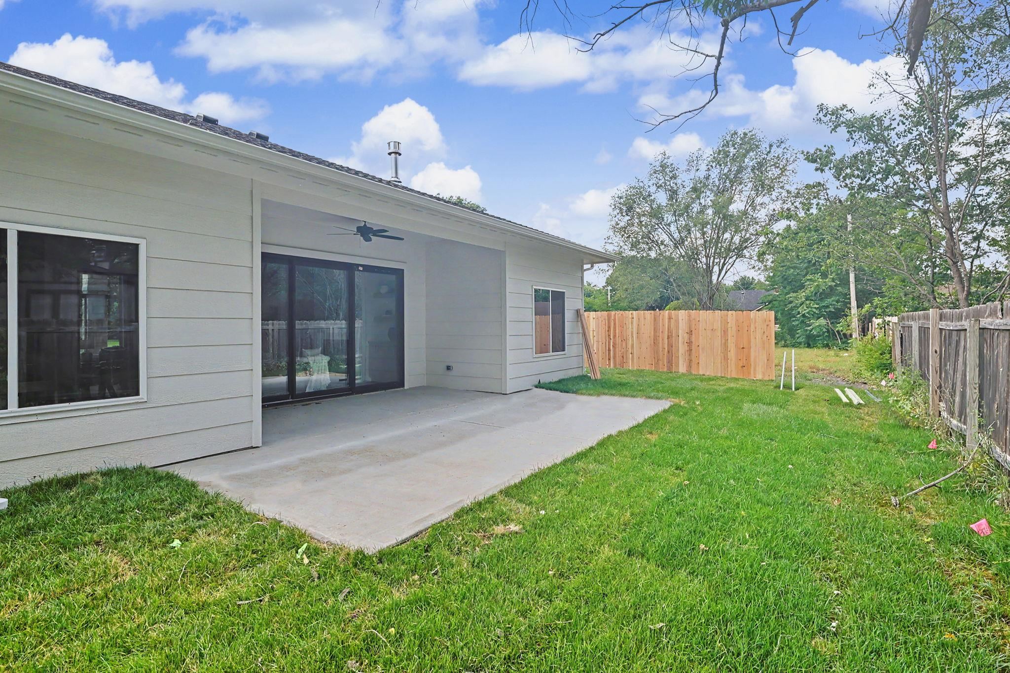 110 S Byron Property Photo 29
