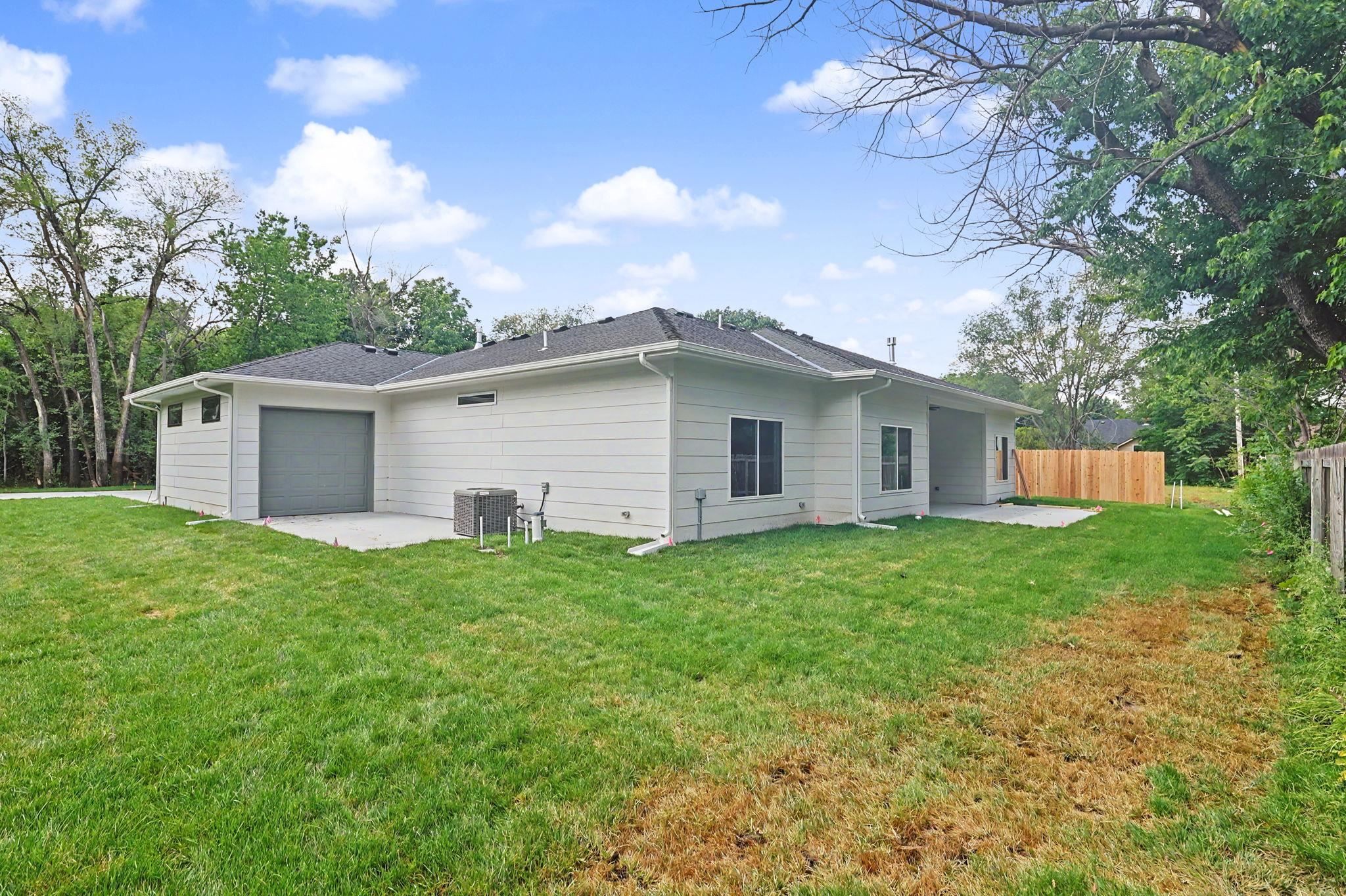 110 S Byron Property Photo 30