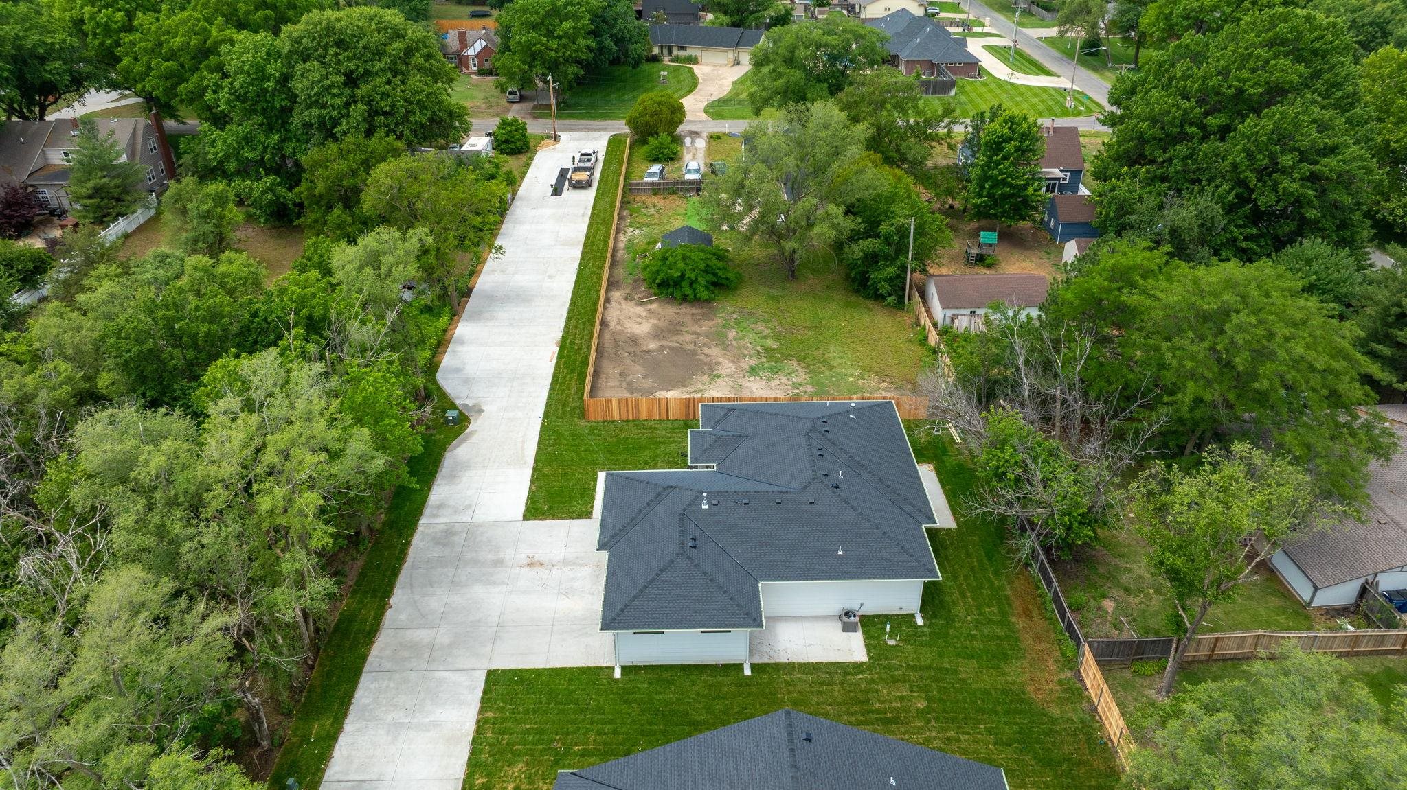 110 S Byron Property Photo 31