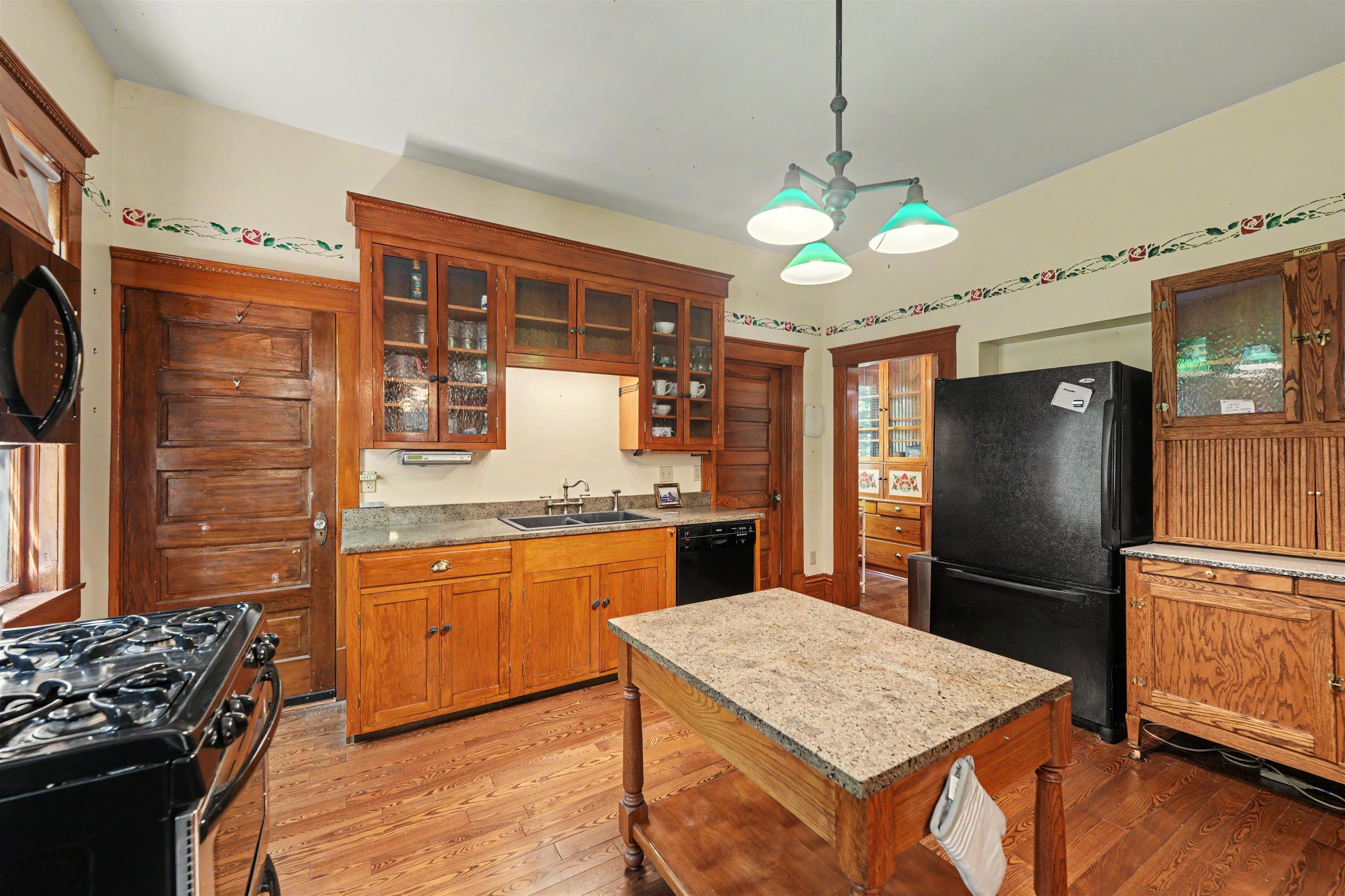 116 E Mill St. Property Photo 15