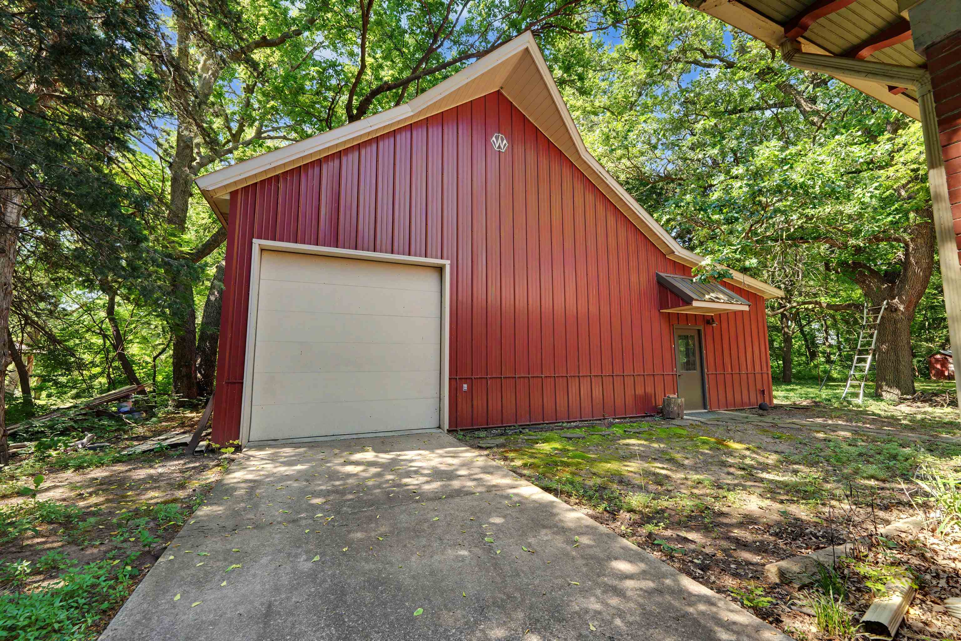 116 E Mill St. Property Photo 31